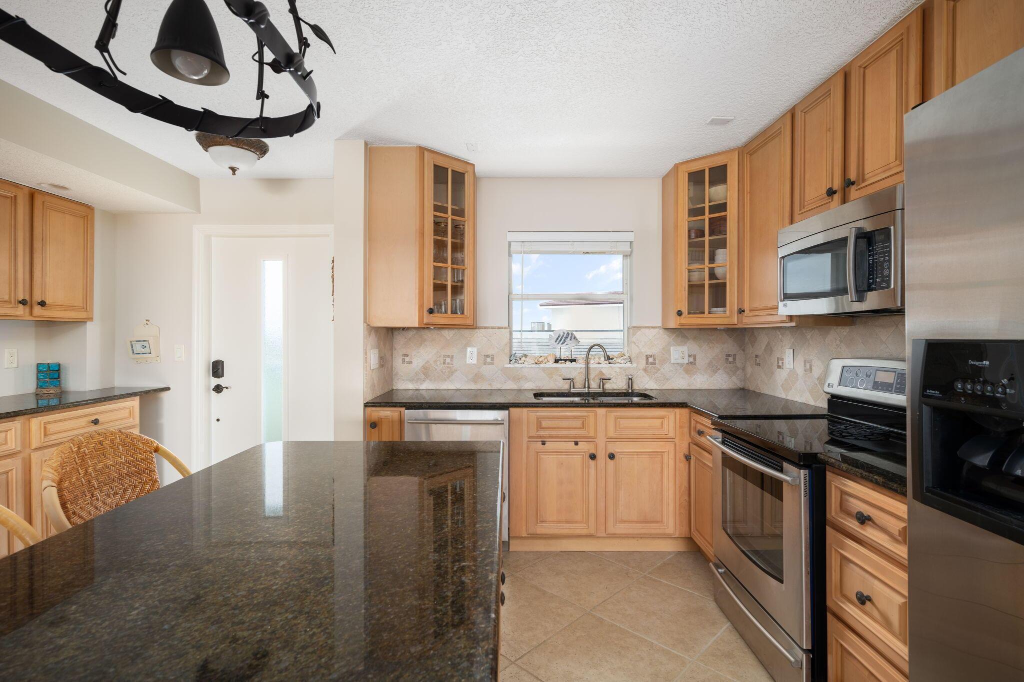 4049 Ocean Drive 505, Vero Beach, FL 32963, Vero Beach - Photo 5