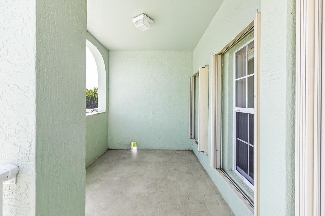 2127 SE Wild Meadow Circle, Port St. Lucie, FL 34952, Port St. Lucie - Photo 4