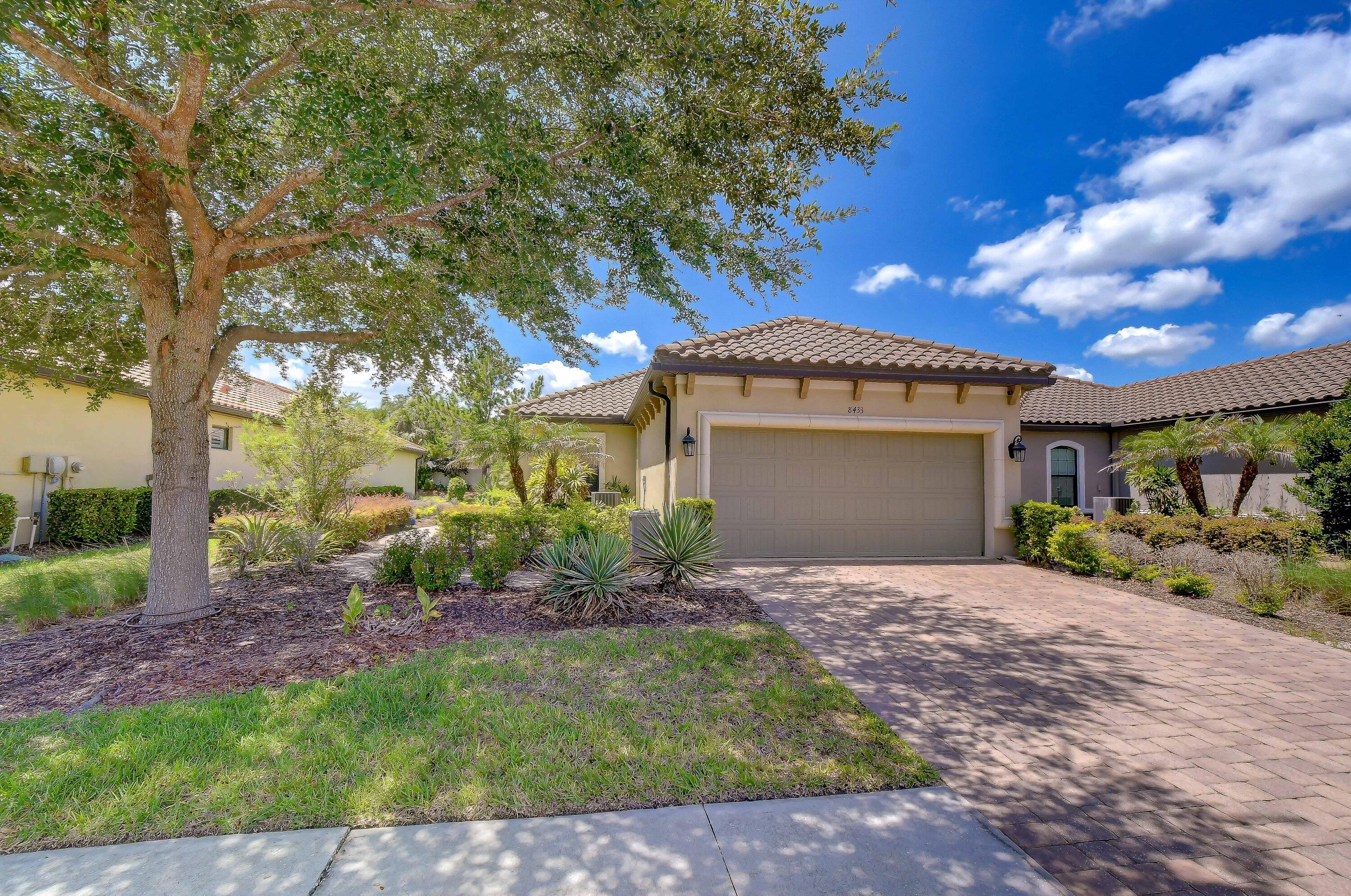 8433 Alberata Vista Drive, Tampa, FL 33647, Tampa - Photo 3