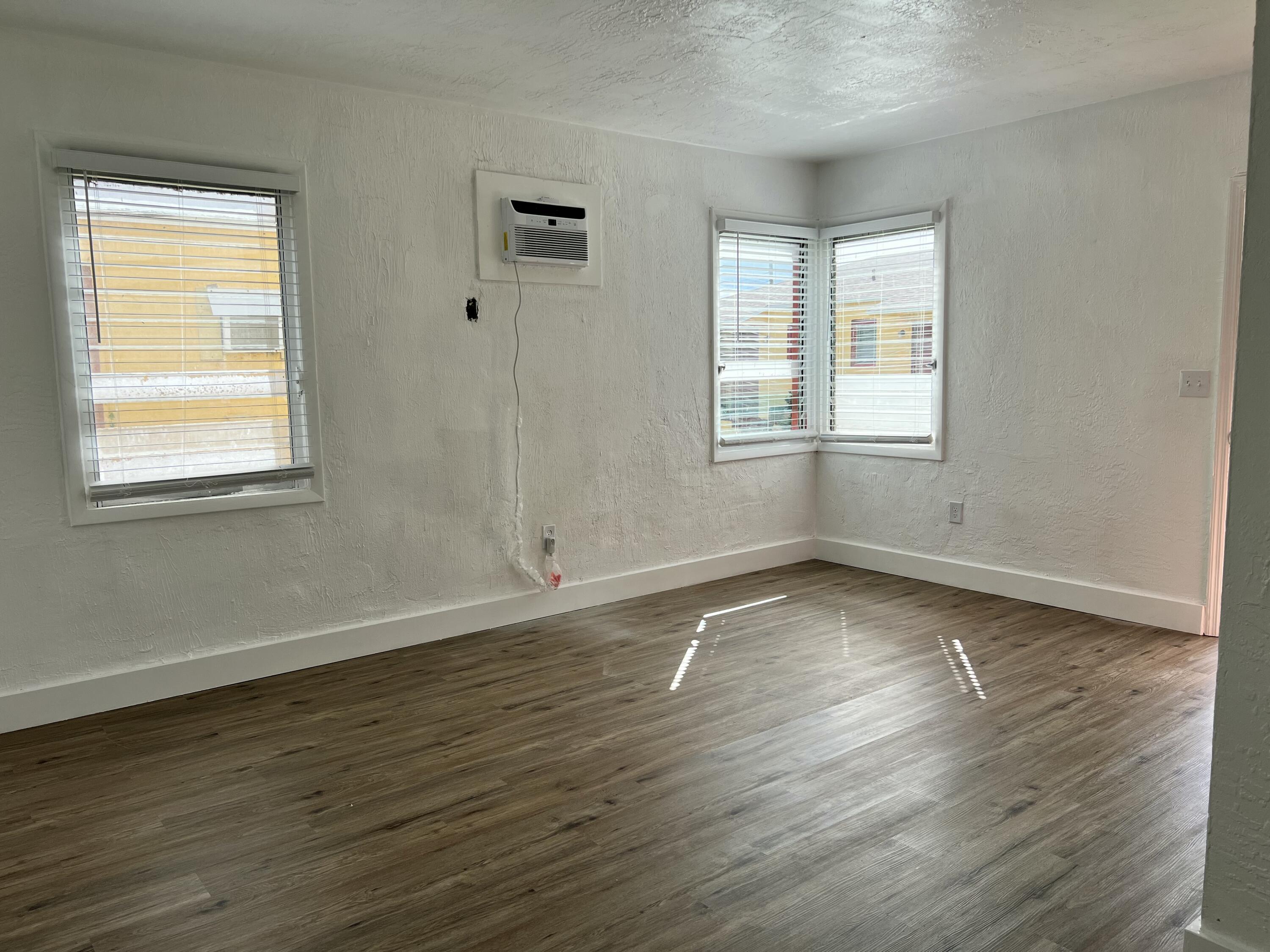 1739 Moffett Street 3, Hollywood, FL 33020, Hollywood - Photo 3