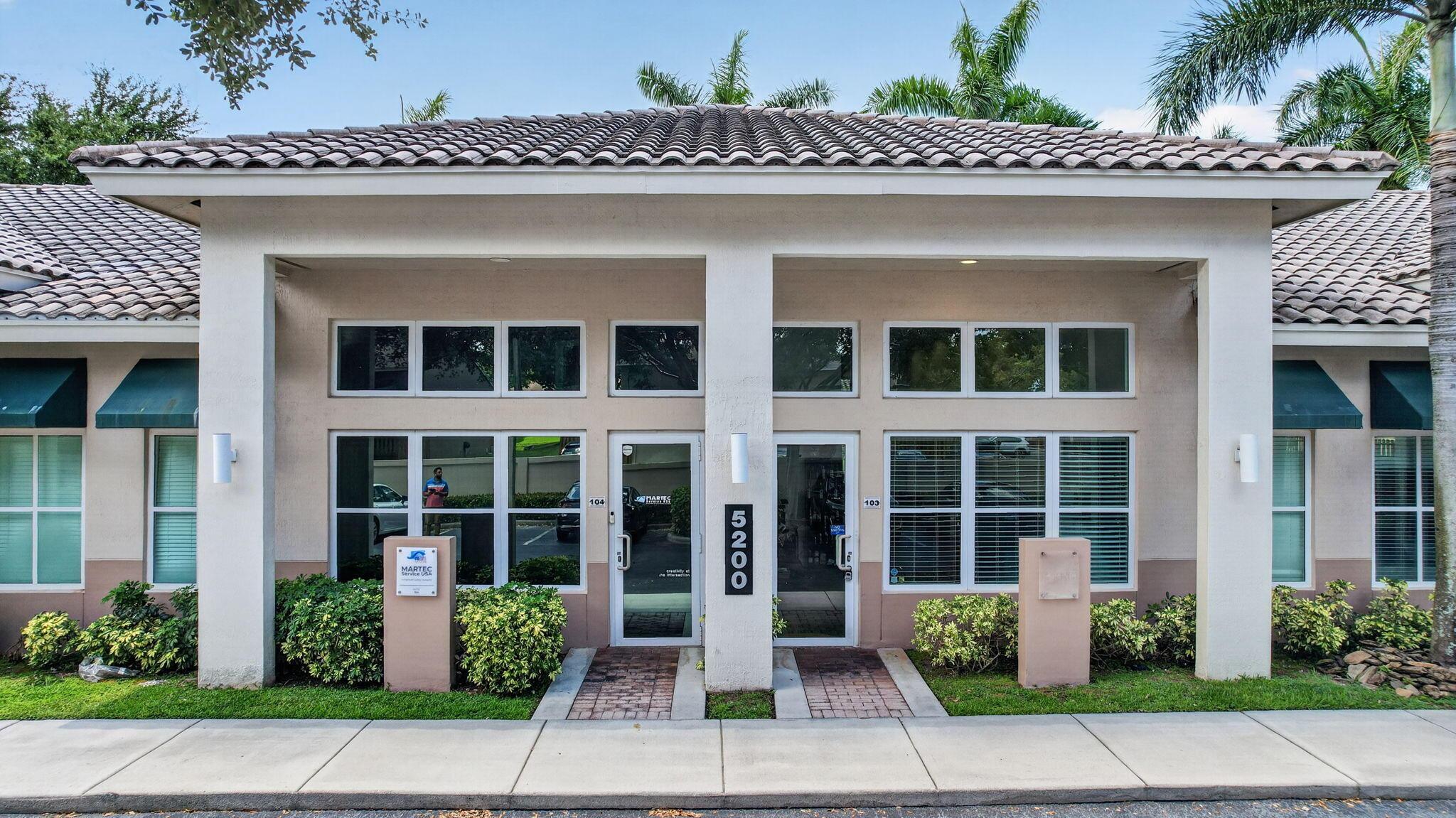 5200 S University Drive 103a, Davie, FL, Davie