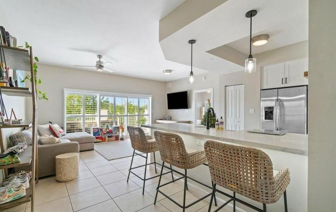1931 NE 2nd Street 305, Deerfield Beach, FL 33441, Deerfield Beach - Photo 2