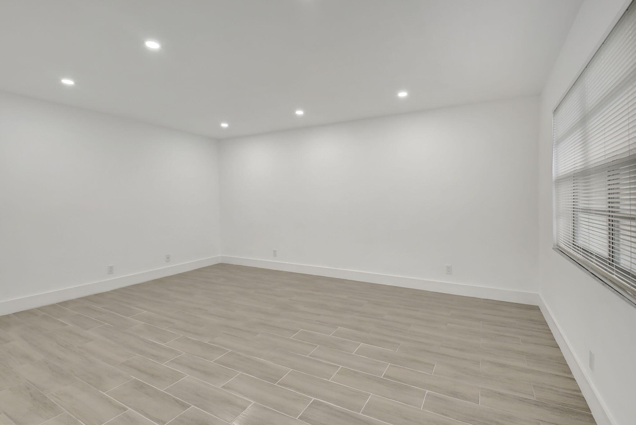 126 Burgundy C, Delray Beach, FL 33484, Delray Beach - Photo 4