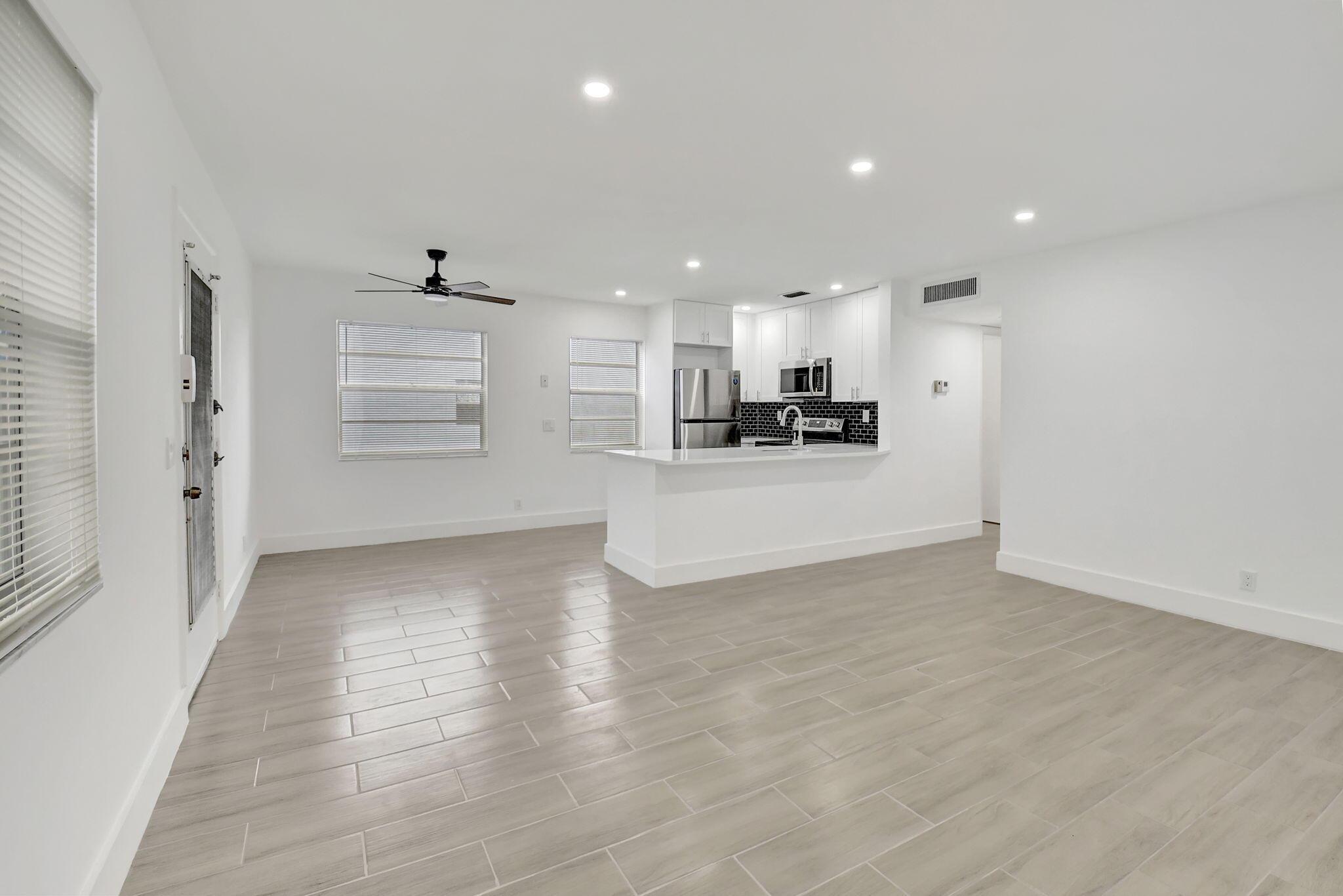 126 Burgundy C, Delray Beach, FL 33484, Delray Beach - Photo 5