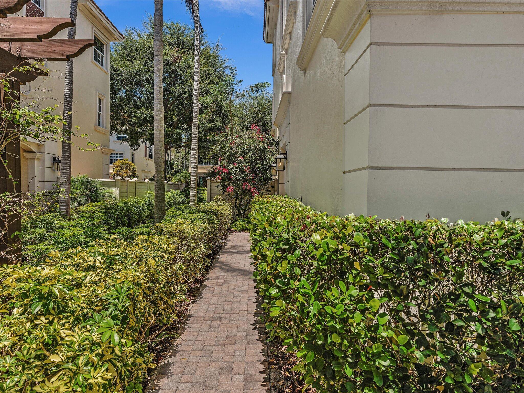 5575 NE Trieste Way, Boca Raton, FL 33487, Boca Raton - Photo 4