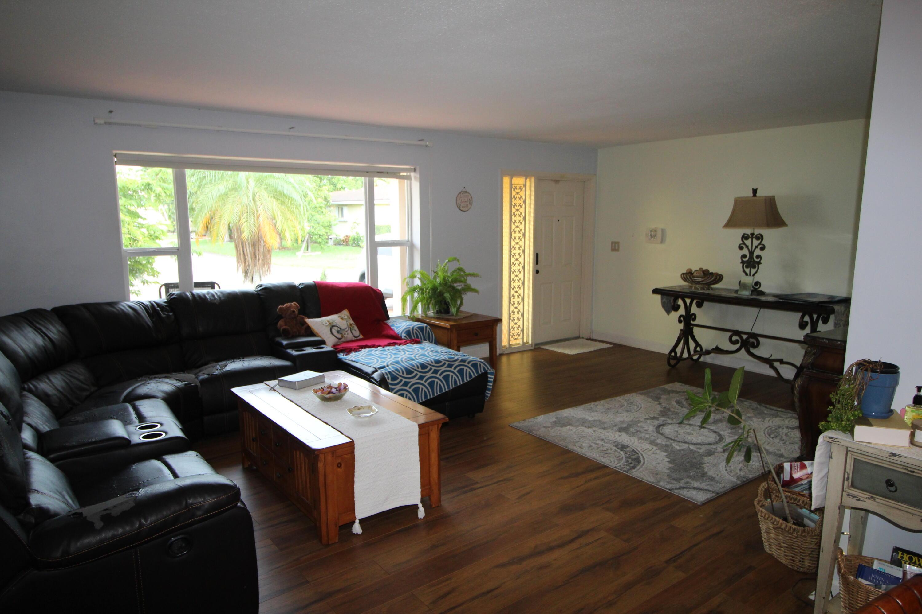 4914 NW 49th Road, Tamarac, FL 33319, Tamarac - Photo 3