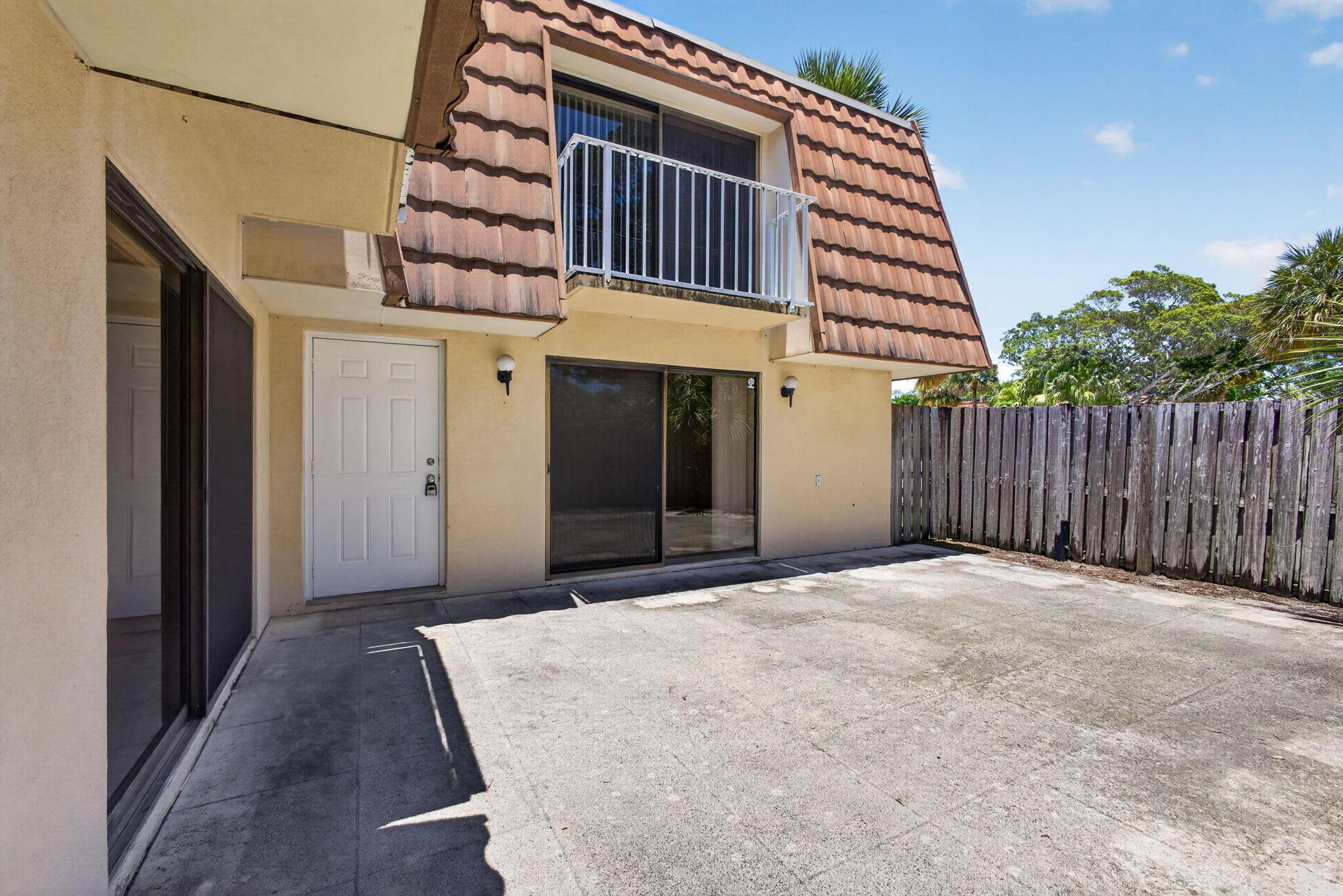 851 Blue Ridge Circle, West Palm Beach, FL 33409, West Palm Beach - Photo 2