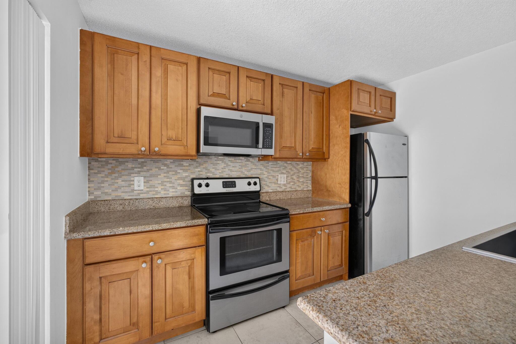 851 Blue Ridge Circle, West Palm Beach, FL 33409, West Palm Beach - Photo 3