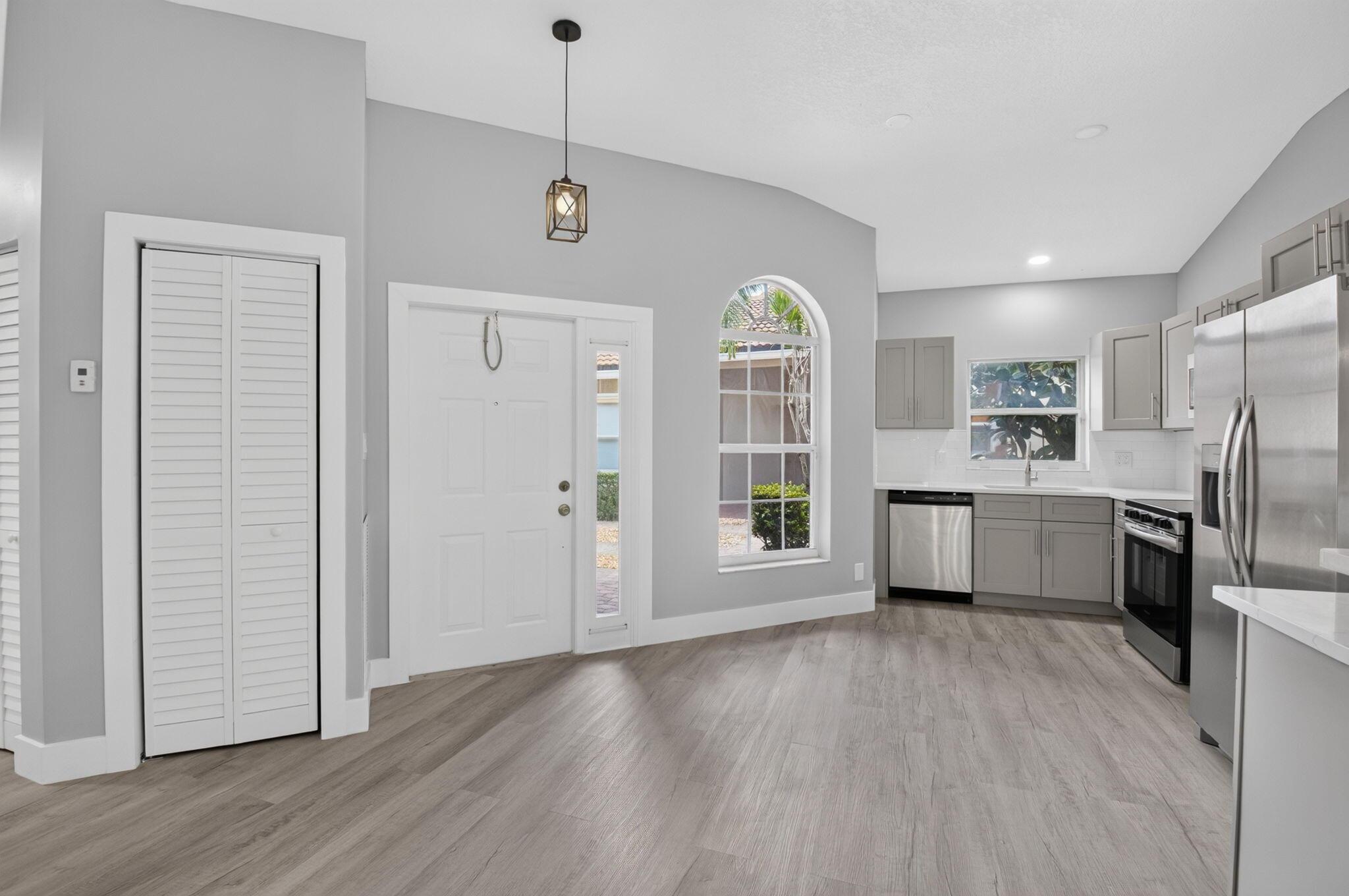 8410 Via Serena, Boca Raton, FL 33433, Boca Raton - Photo 4