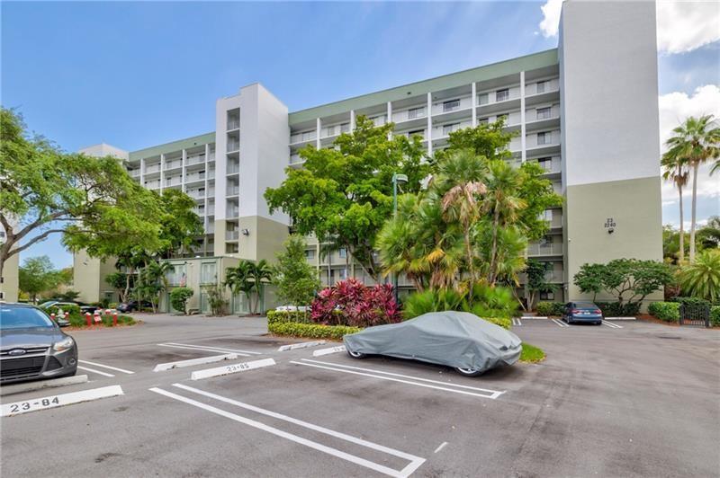 2240 N Cypress Bend Drive #802, Pompano Beach, FL 33069, Pompano Beach - Photo 3