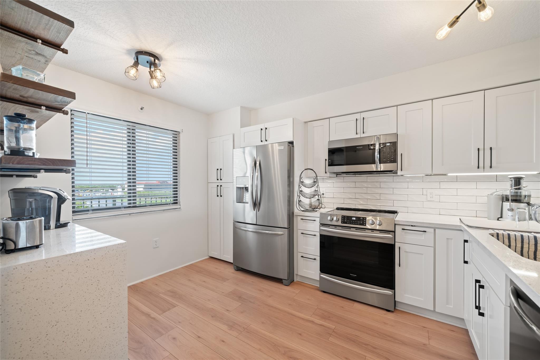 2240 N Cypress Bend Drive #802, Pompano Beach, FL 33069, Pompano Beach - Photo 4