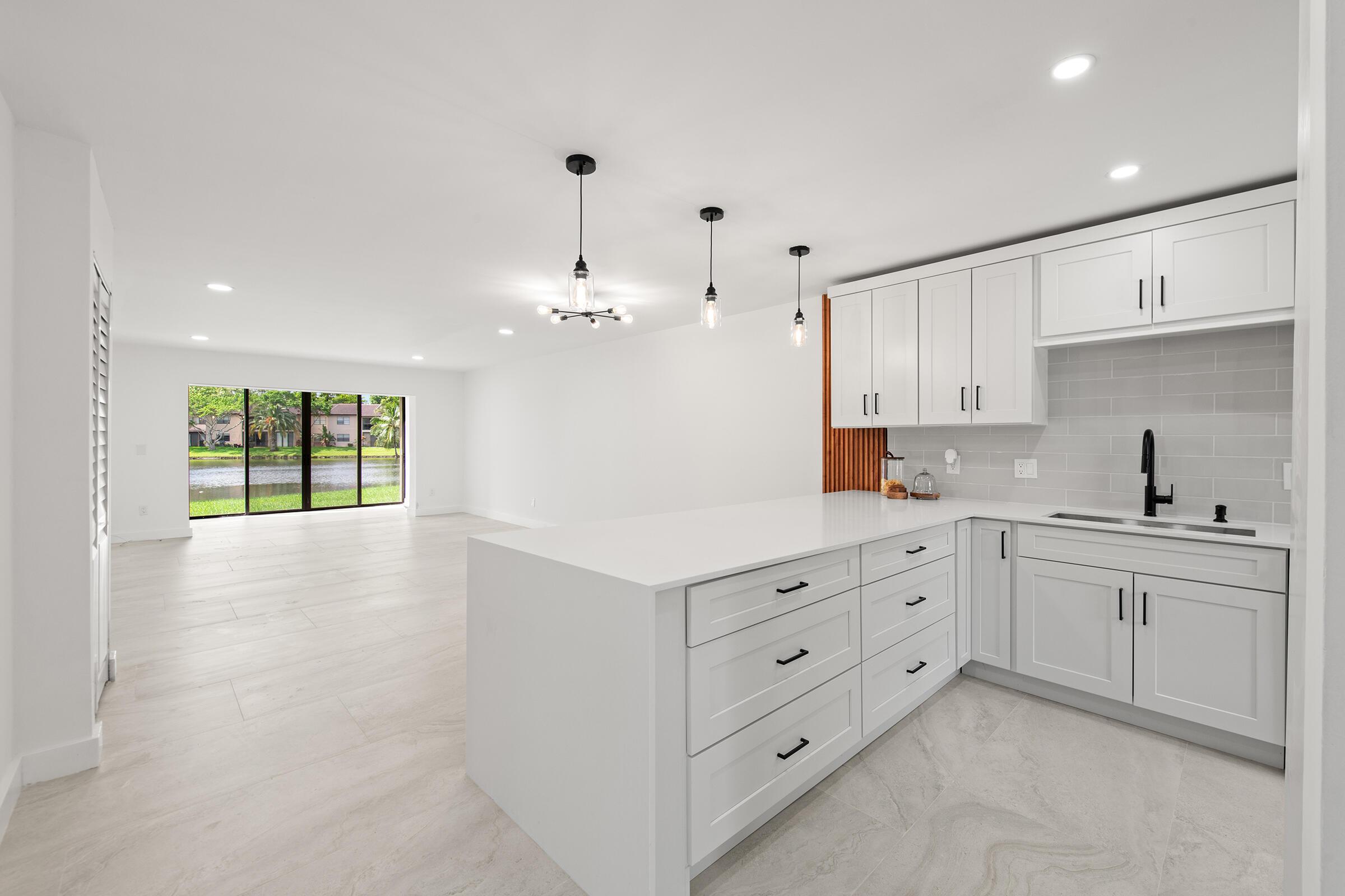 9293 Vista Del Lago 15c, Boca Raton, FL 33428, Boca Raton - Photo 2