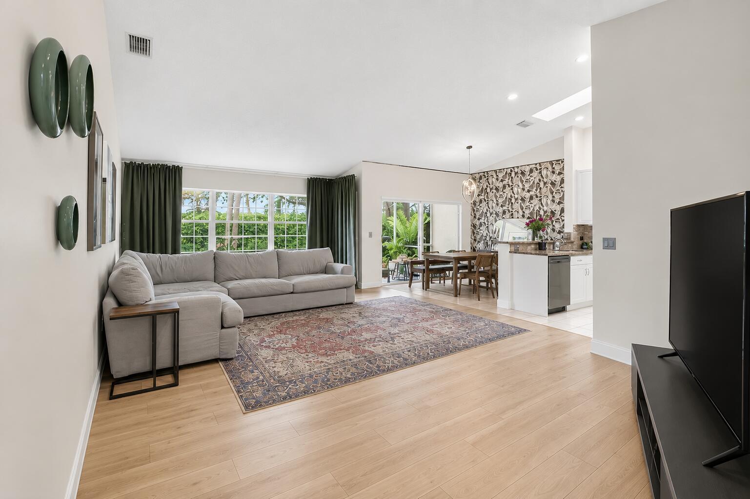 17257 Boca Club Boulevard Apt 5, Boca Raton, FL 33487, Boca Raton - Photo 4