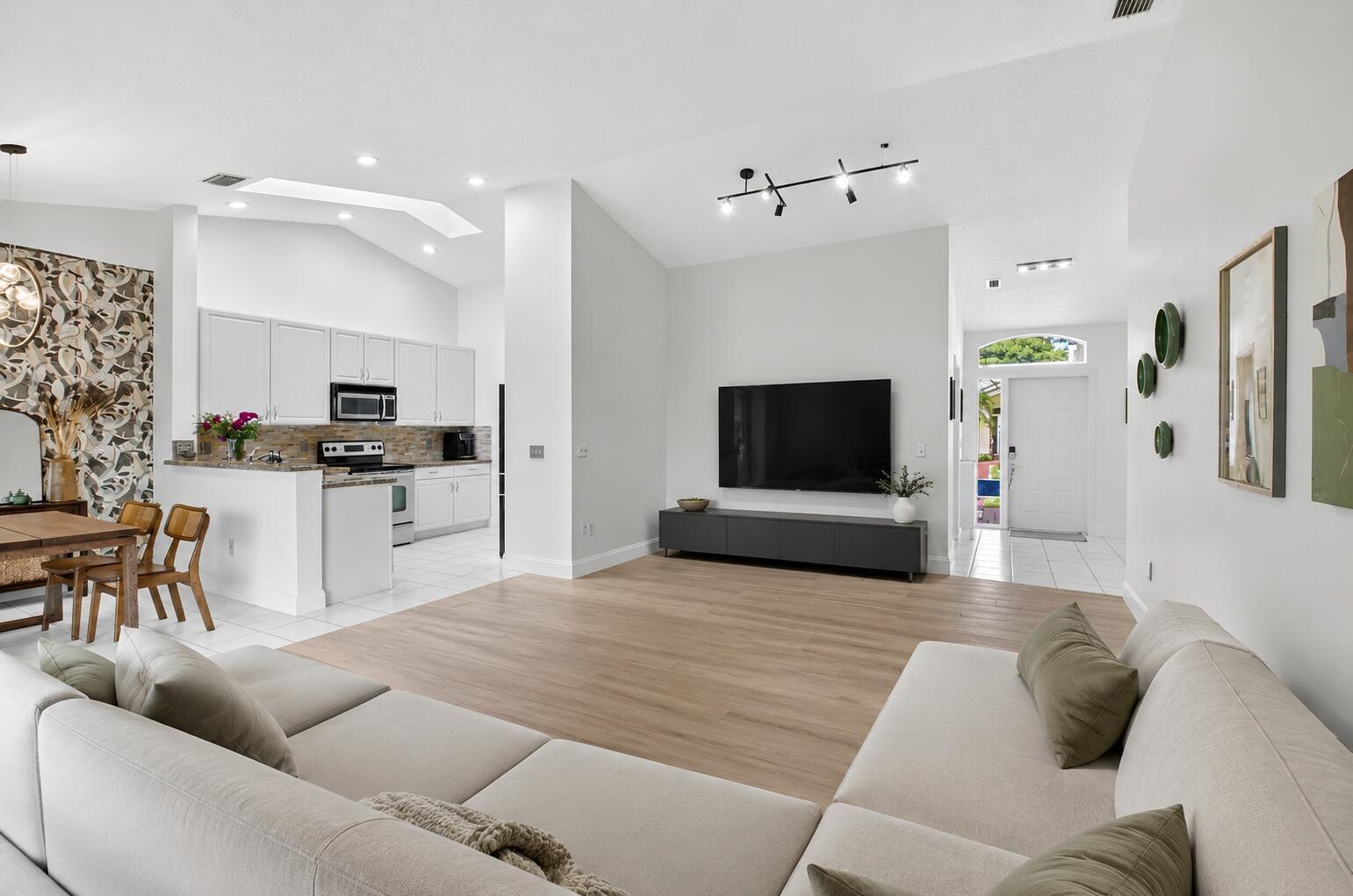 17257 Boca Club Boulevard Apt 5, Boca Raton, FL 33487, Boca Raton - Photo 5