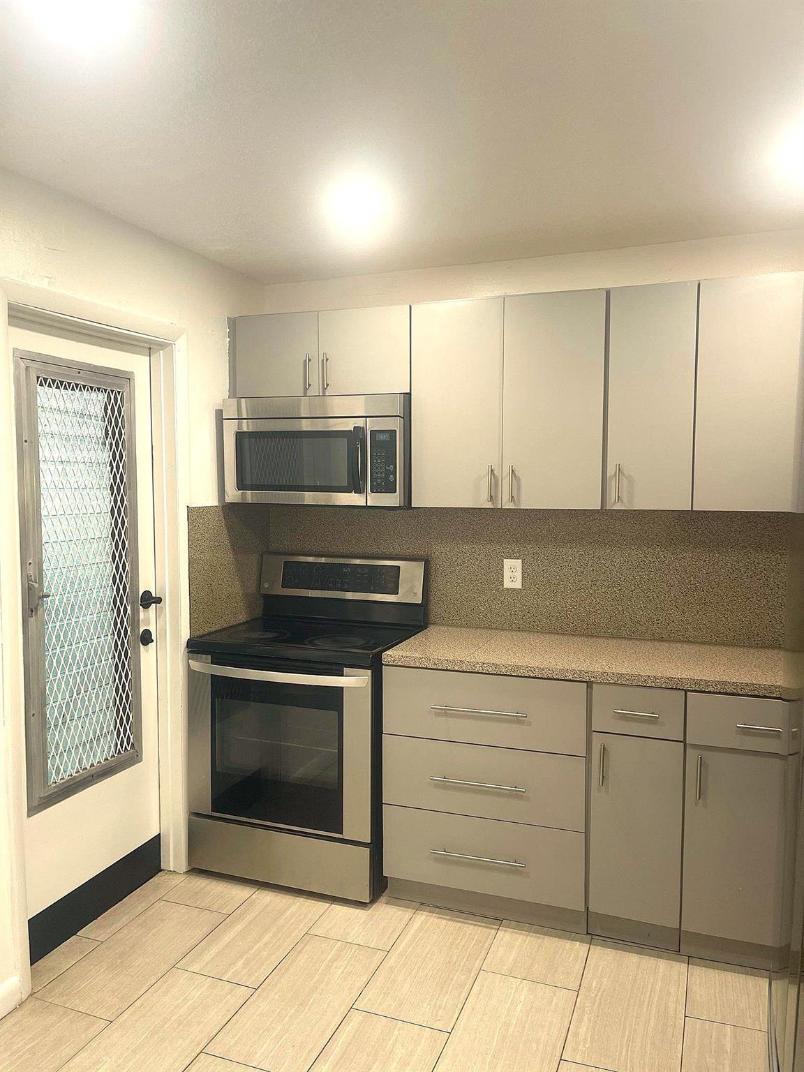 4141 NW 44th Avenue 116, Lauderdale Lakes, FL 33319, Lauderdale Lakes - Photo 3