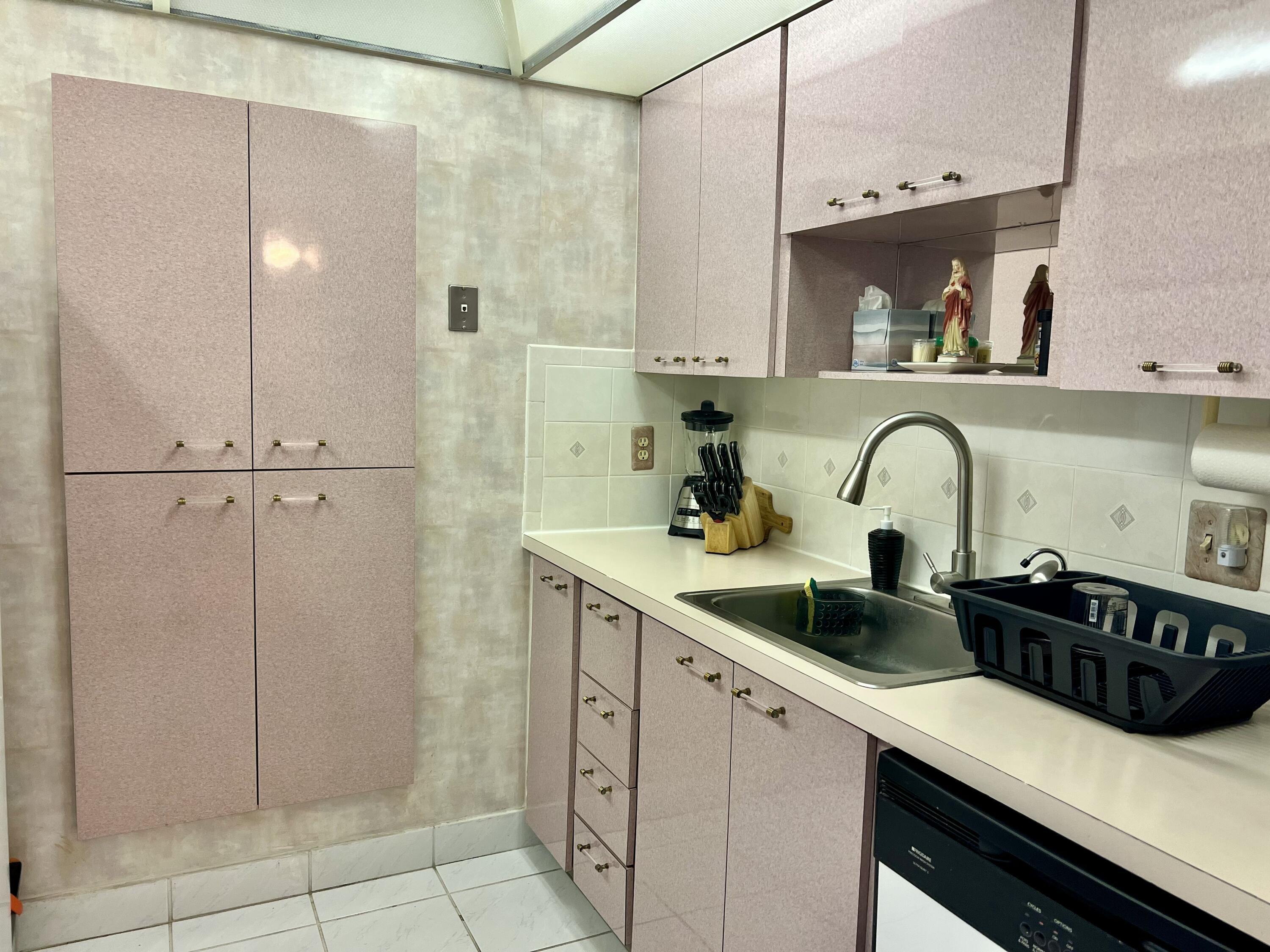 111 Briny Avenue 21-06, Pompano Beach, FL 33062, Pompano Beach - Photo 4