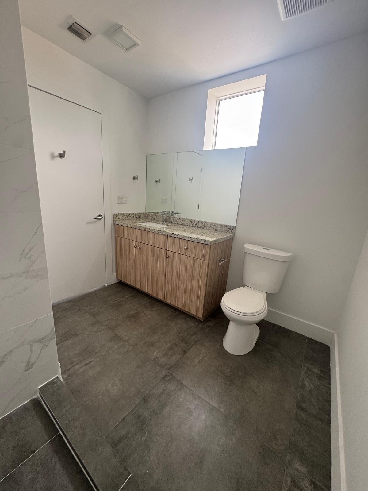 2010 SW 25th Terrace 305, Miami, FL 33133, Miami - Photo 2