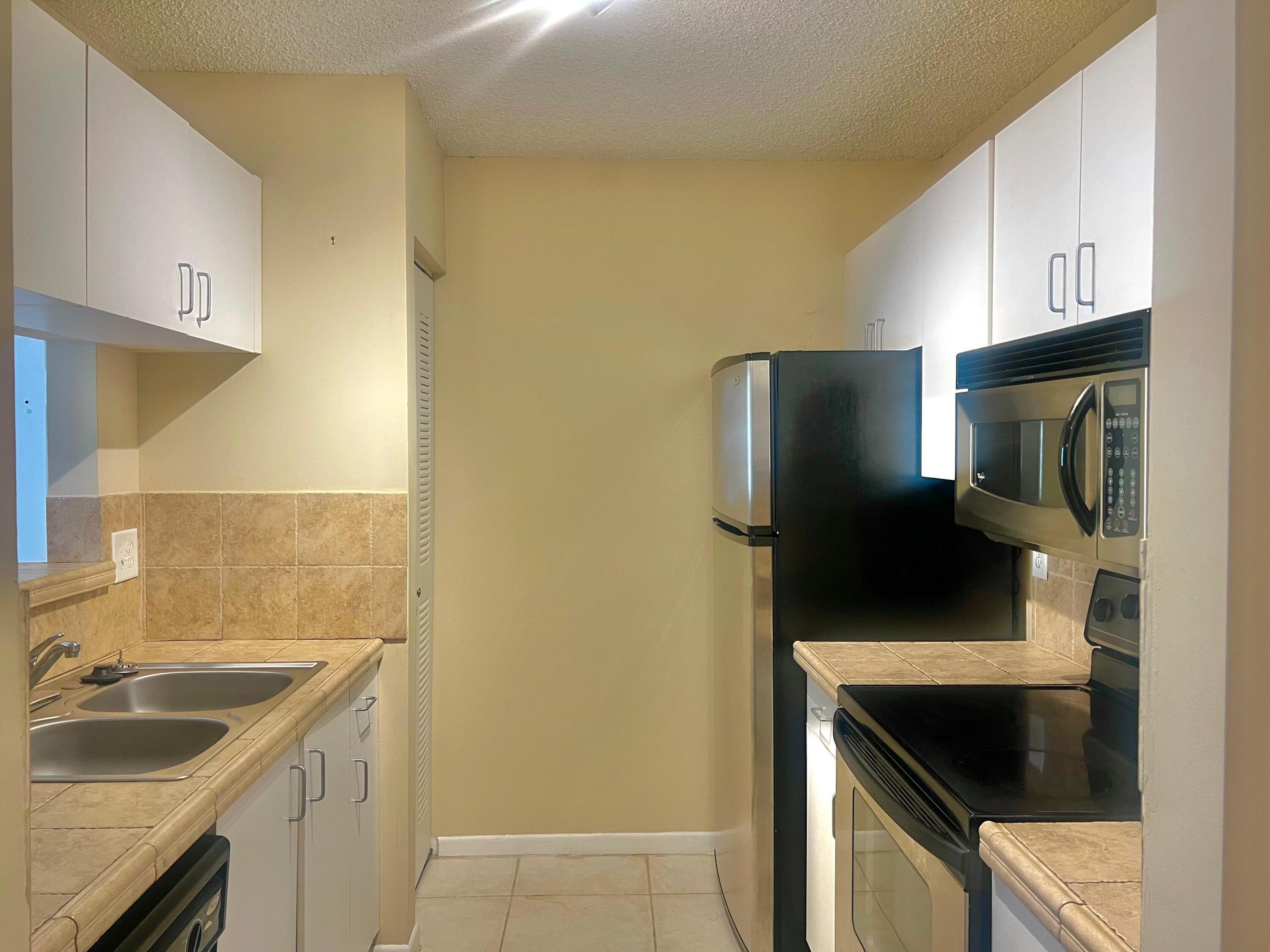 1743 Village Boulevard 205, West Palm Beach, FL 33409, West Palm Beach - Photo 5
