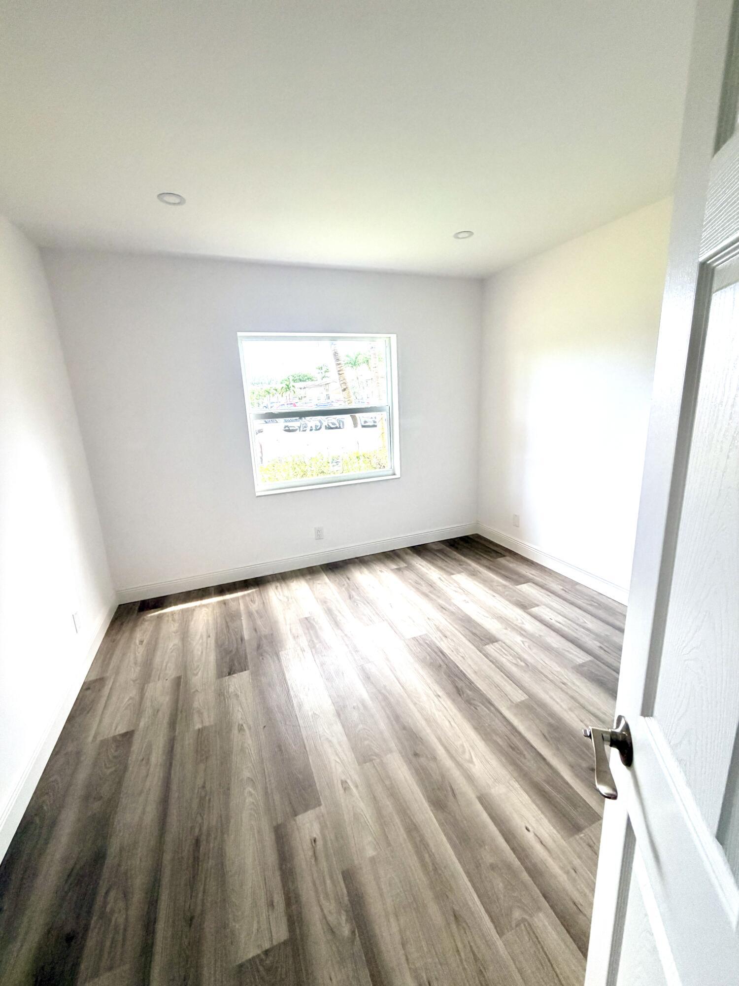 1766 Abbey Road 105, West Palm Beach, FL 33415, West Palm Beach - Photo 5