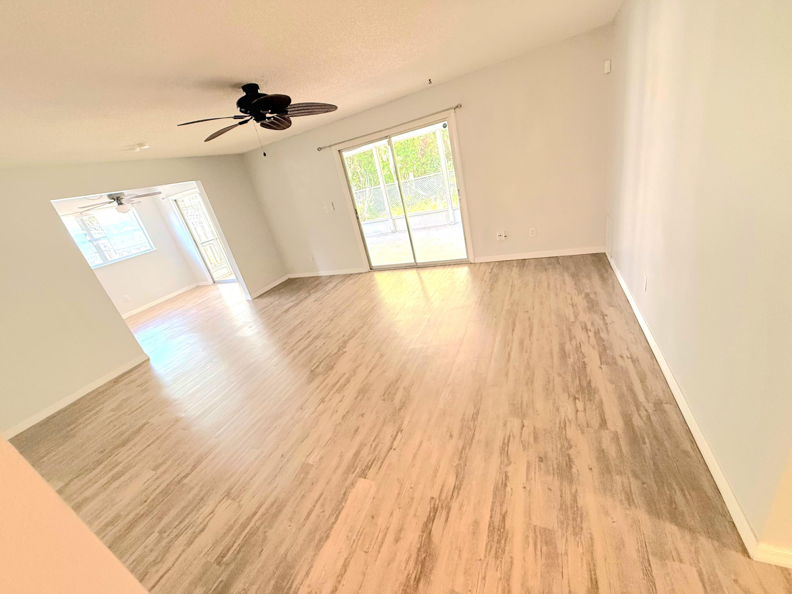 2466 44th Avenue, Vero Beach, FL 32966, Vero Beach - Photo 2
