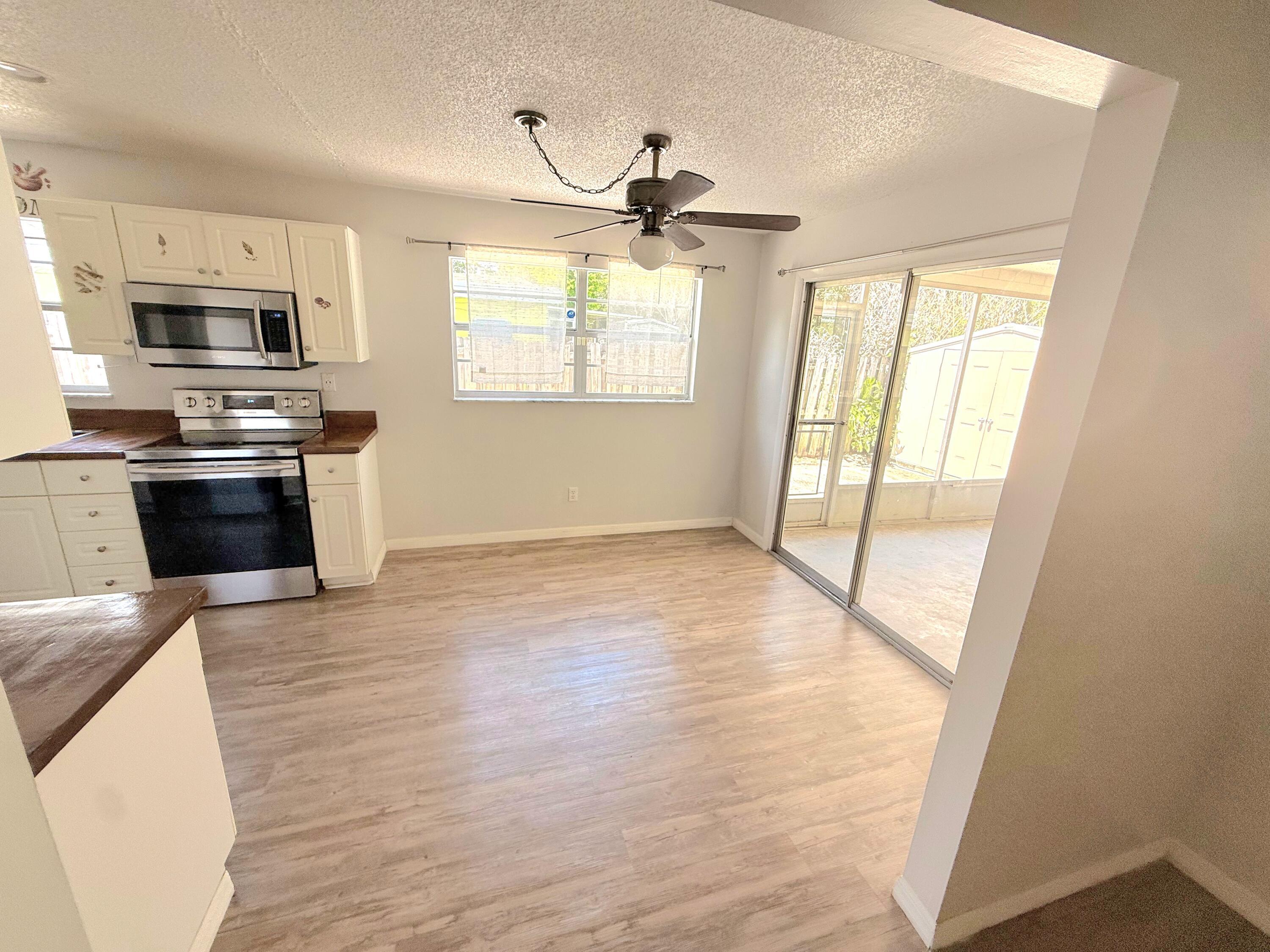 2466 44th Avenue, Vero Beach, FL 32966, Vero Beach - Photo 4