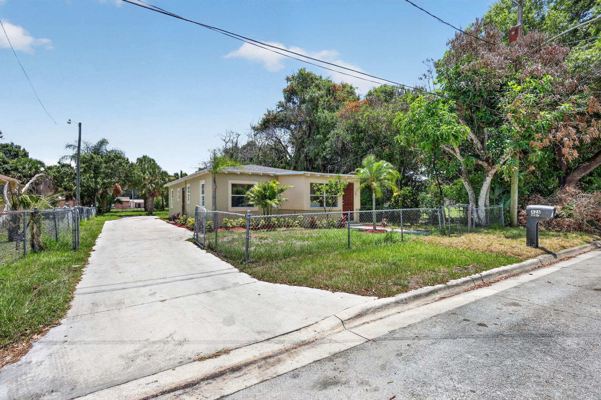 426 N 19th Street, Fort Pierce, FL 34950, Fort Pierce - Photo 2