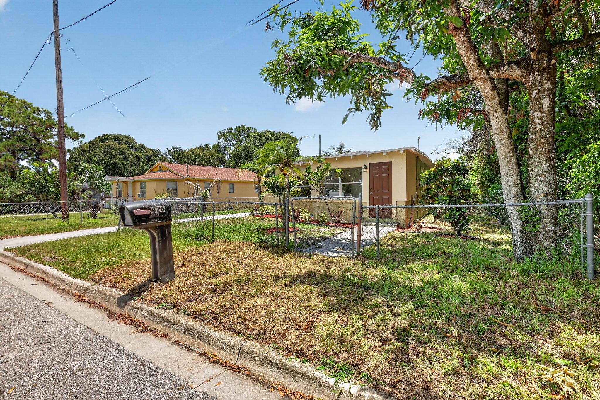426 N 19th Street, Fort Pierce, FL 34950, Fort Pierce - Photo 3