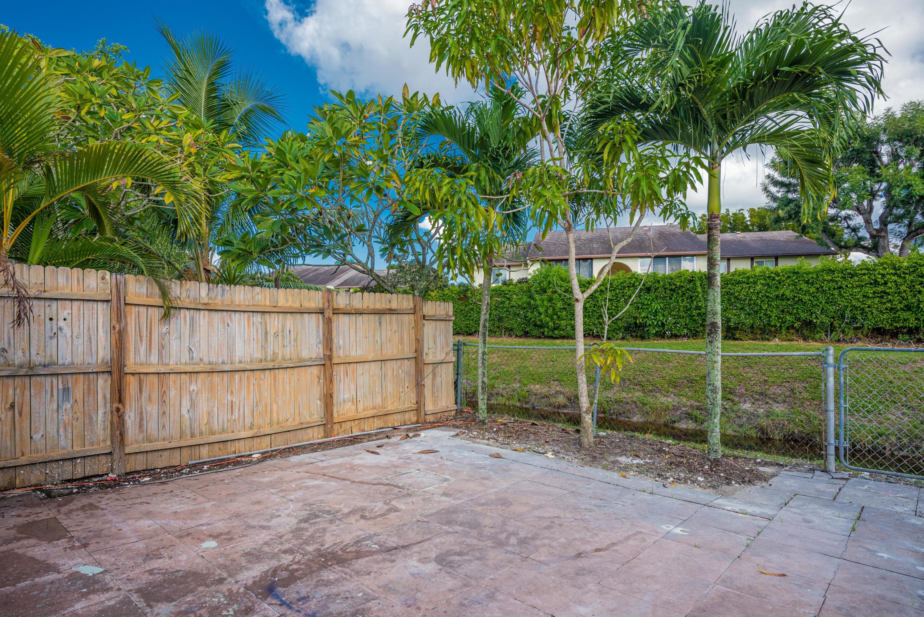 5847 S 37th Street, Greenacres, FL 33463, Greenacres - Photo 3