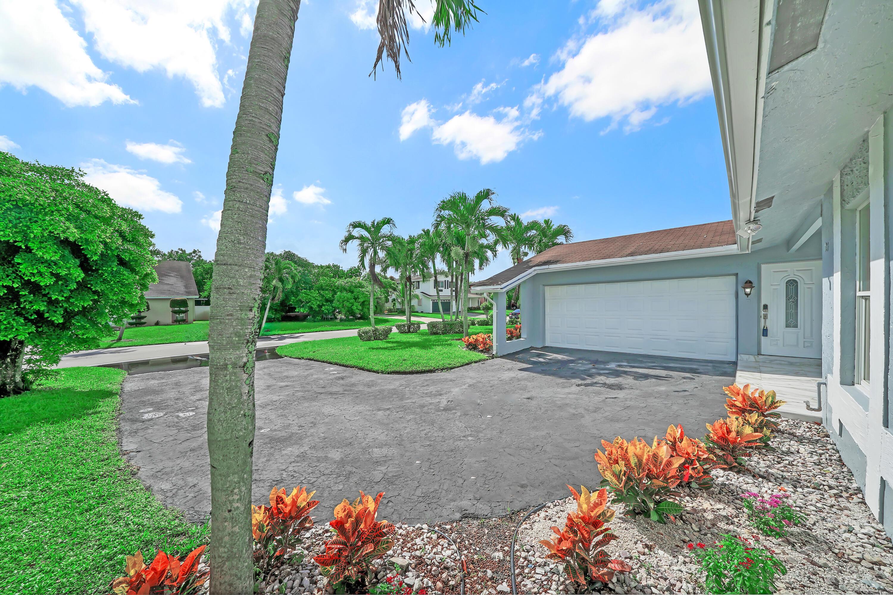 724 Avenue Chaumont, Delray Beach, FL 33445, Delray Beach - Photo 2