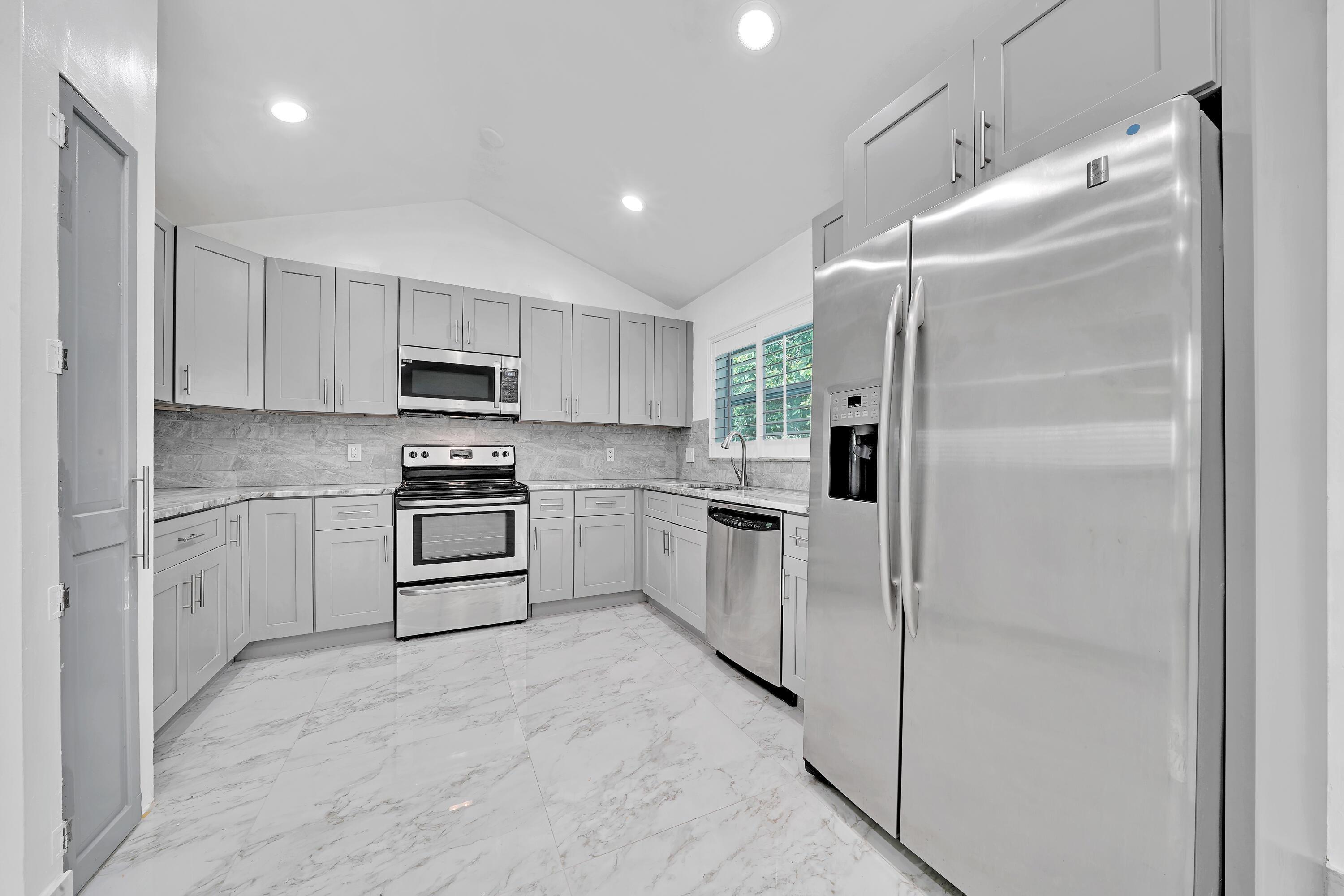 724 Avenue Chaumont, Delray Beach, FL 33445, Delray Beach - Photo 4