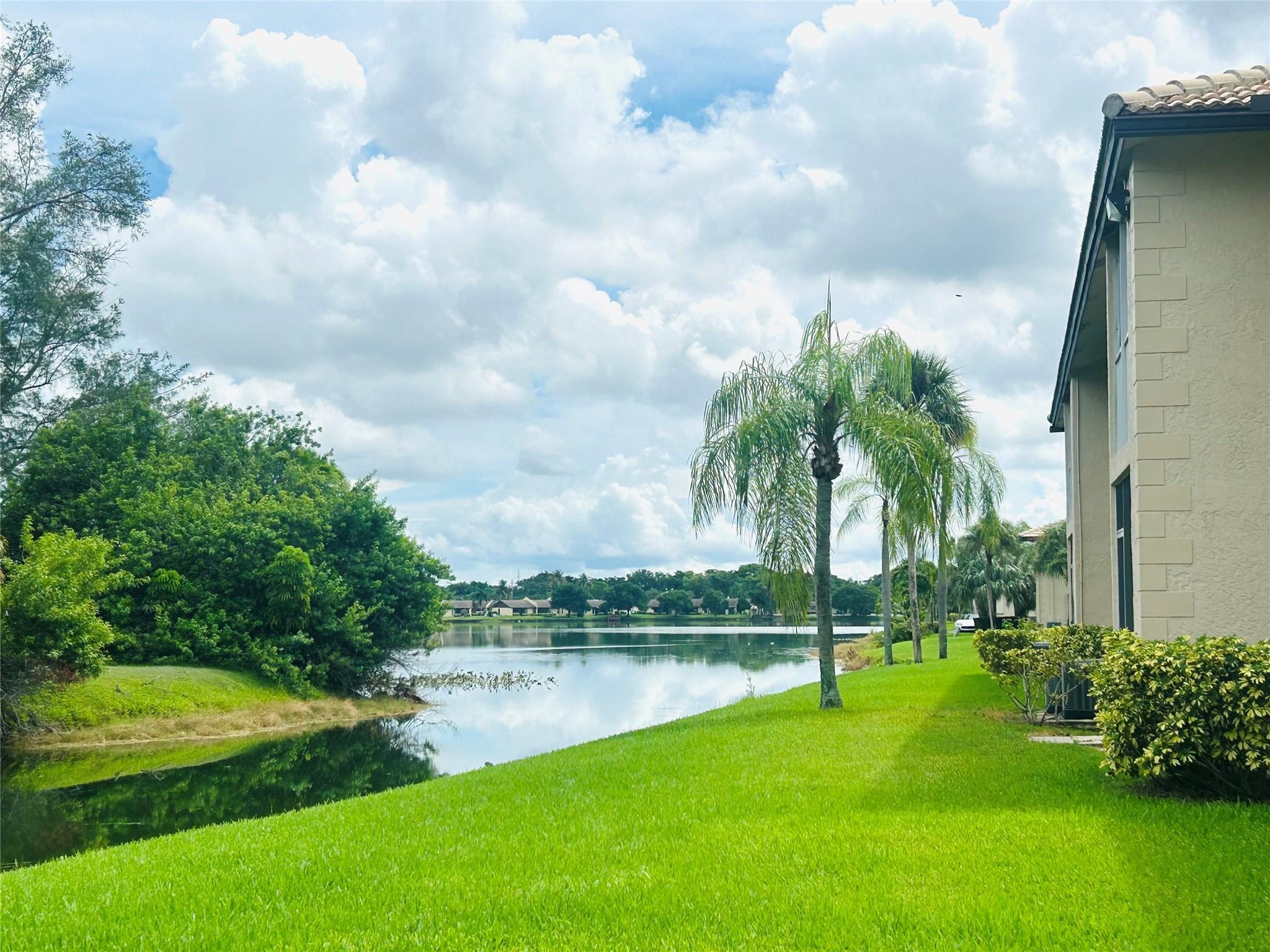 5550 Lakeside Drive 203, Margate, FL 33063, Margate - Photo 3