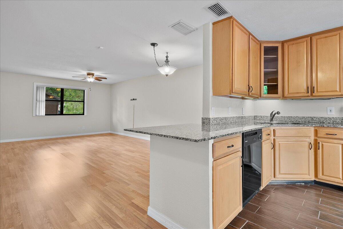 325 Pennington Court, Royal Palm Beach, FL 33411, Royal Palm Beach - Photo 3
