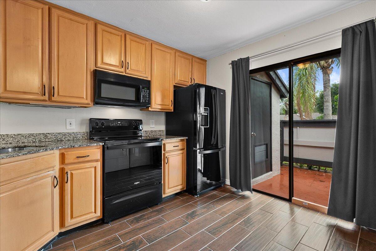 325 Pennington Court, Royal Palm Beach, FL 33411, Royal Palm Beach - Photo 5