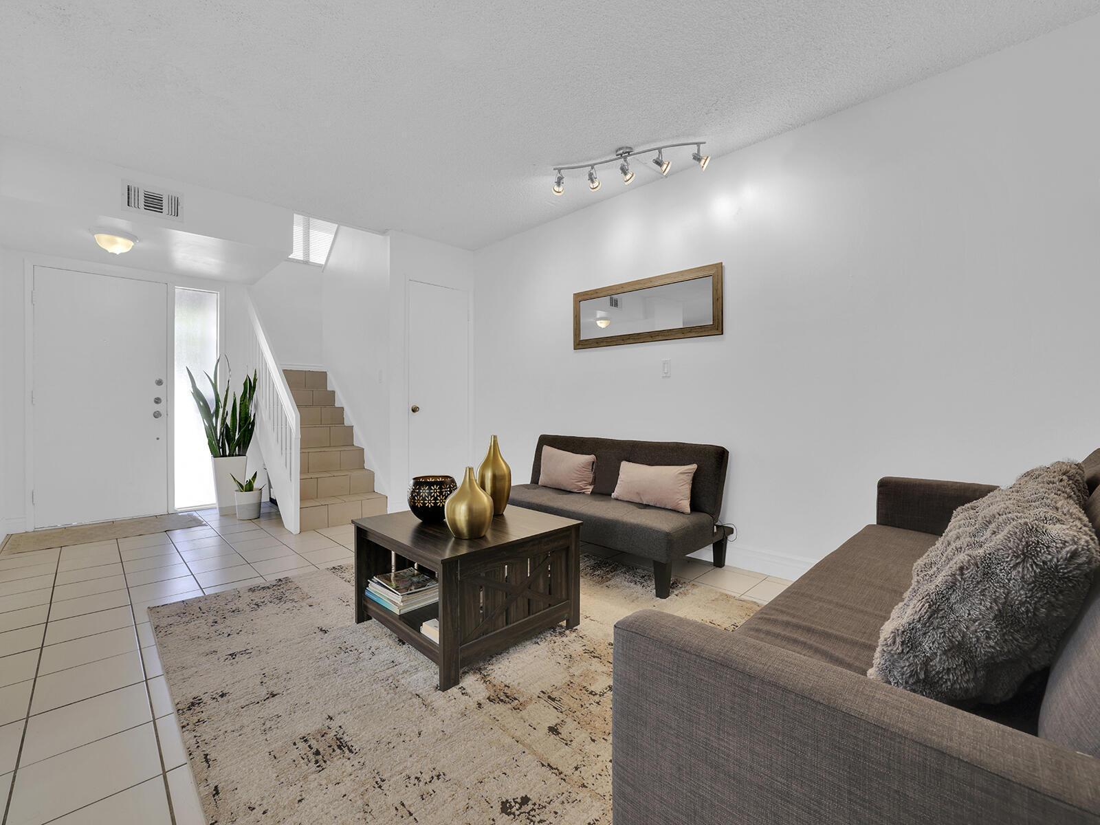 9702 NW 5th Lane 9702, Miami, FL 33172, Miami - Photo 3