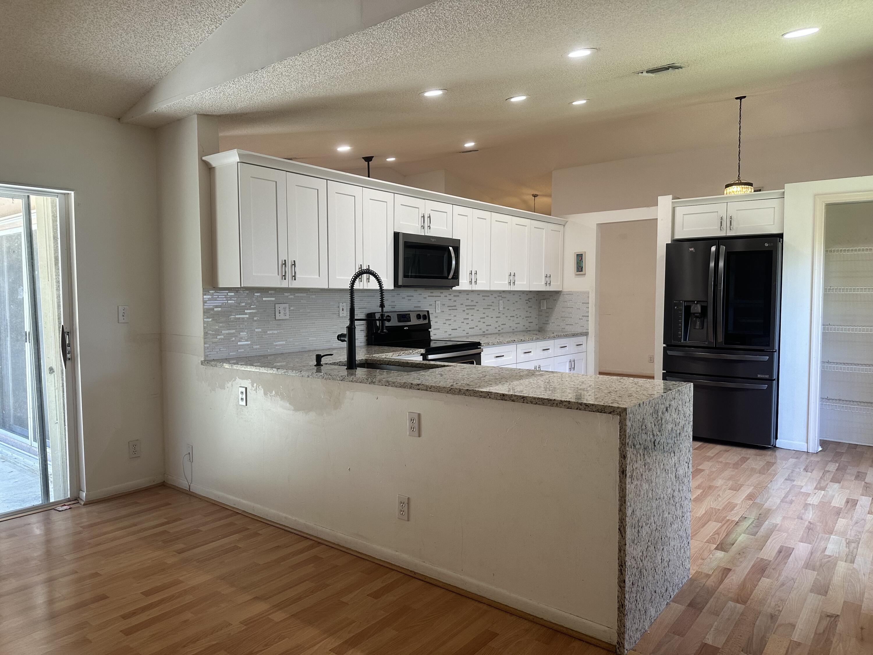 9825 NW 54th Place, Coral Springs, FL 33076, Coral Springs - Photo 4