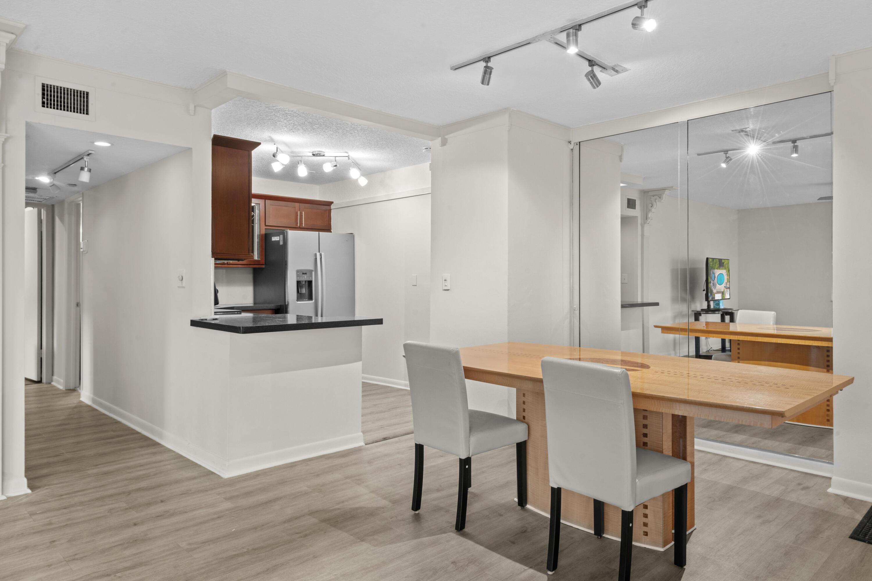 1920 NE 1st Terrace 118h, Wilton Manors, FL 33305, Wilton Manors - Photo 4
