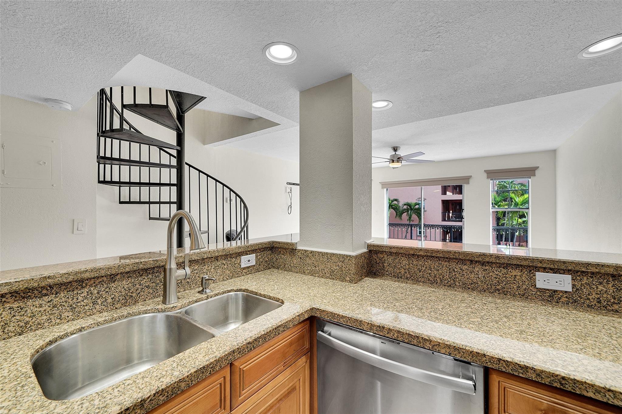 650 Tennis Club Drive 305, Fort Lauderdale, FL 33311, Fort Lauderdale - Photo 5