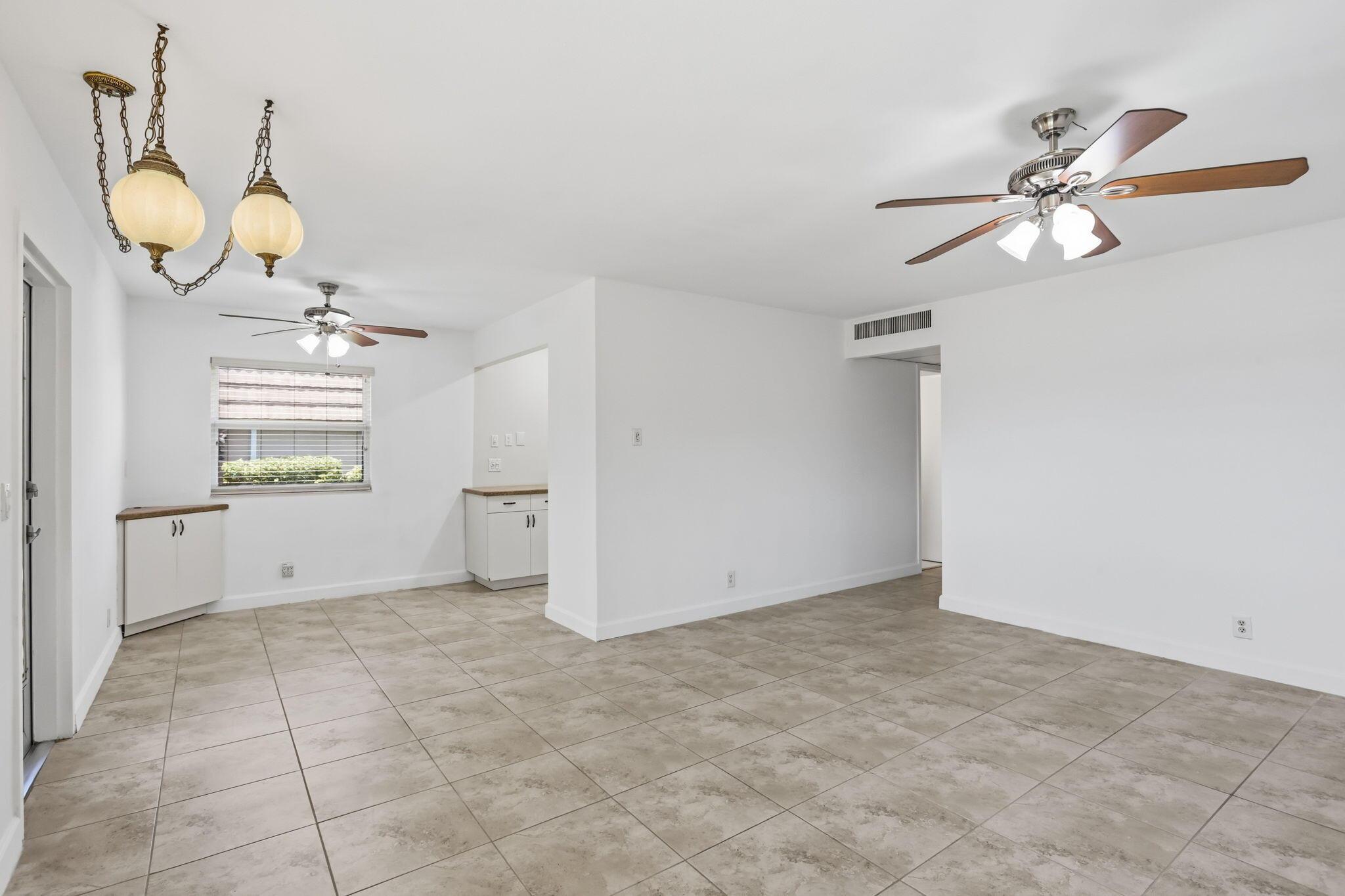 164 Seville G, Delray Beach, FL 33446, Delray Beach