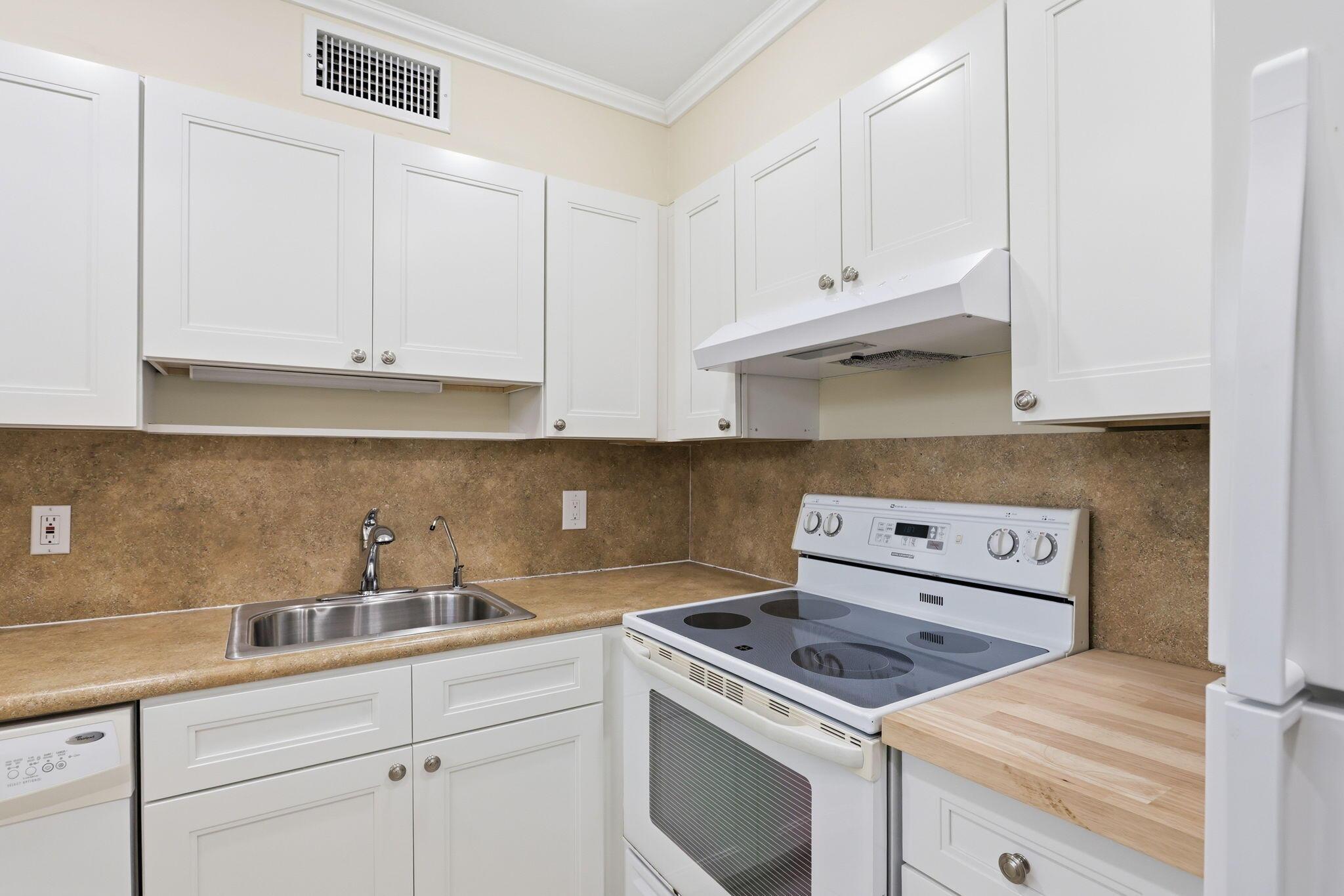 164 Seville G, Delray Beach, FL 33446, Delray Beach - Photo 4