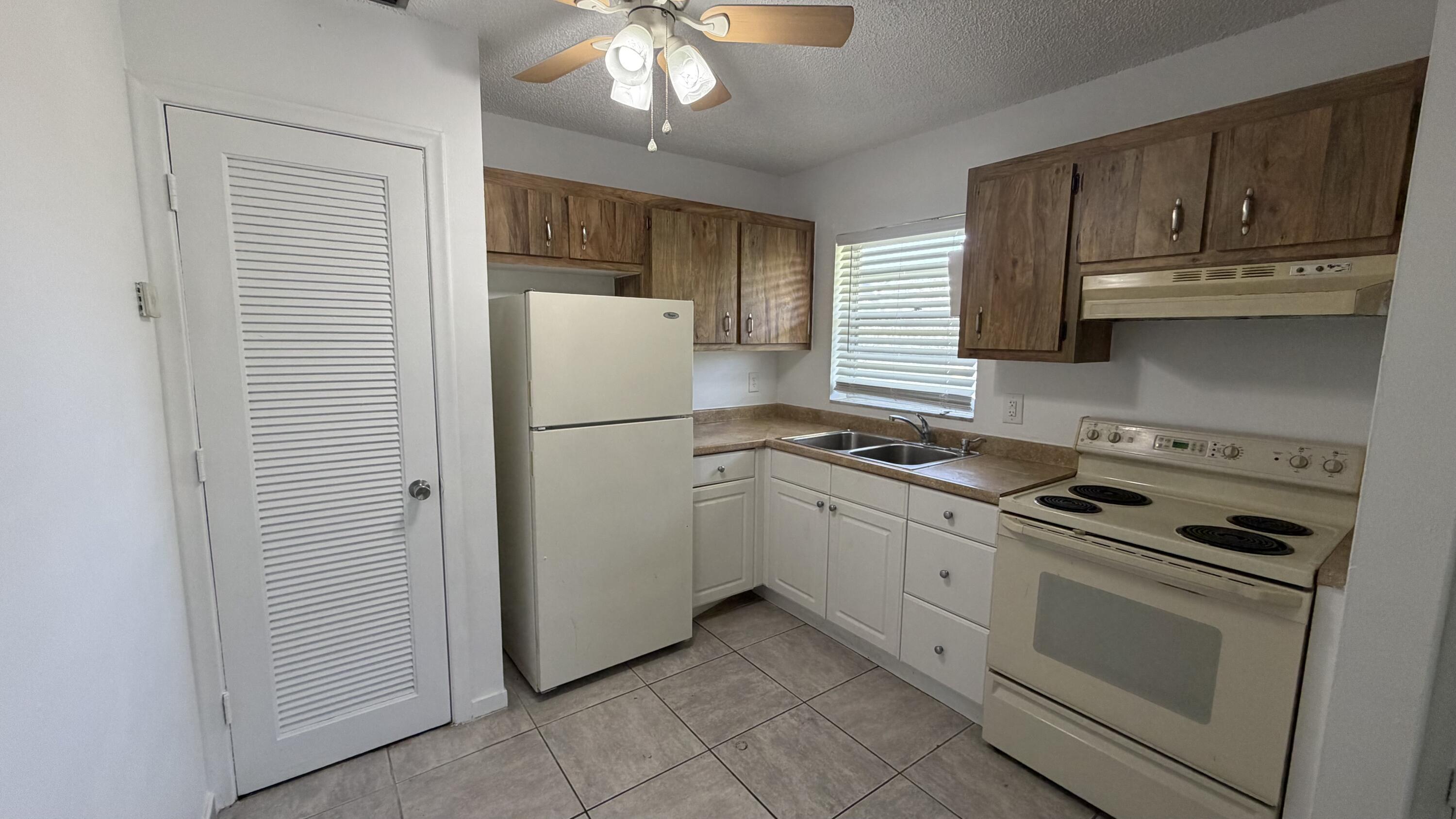 5186 NE 6th Avenue 721, Oakland Park, FL 33334, Oakland Park - Photo 3