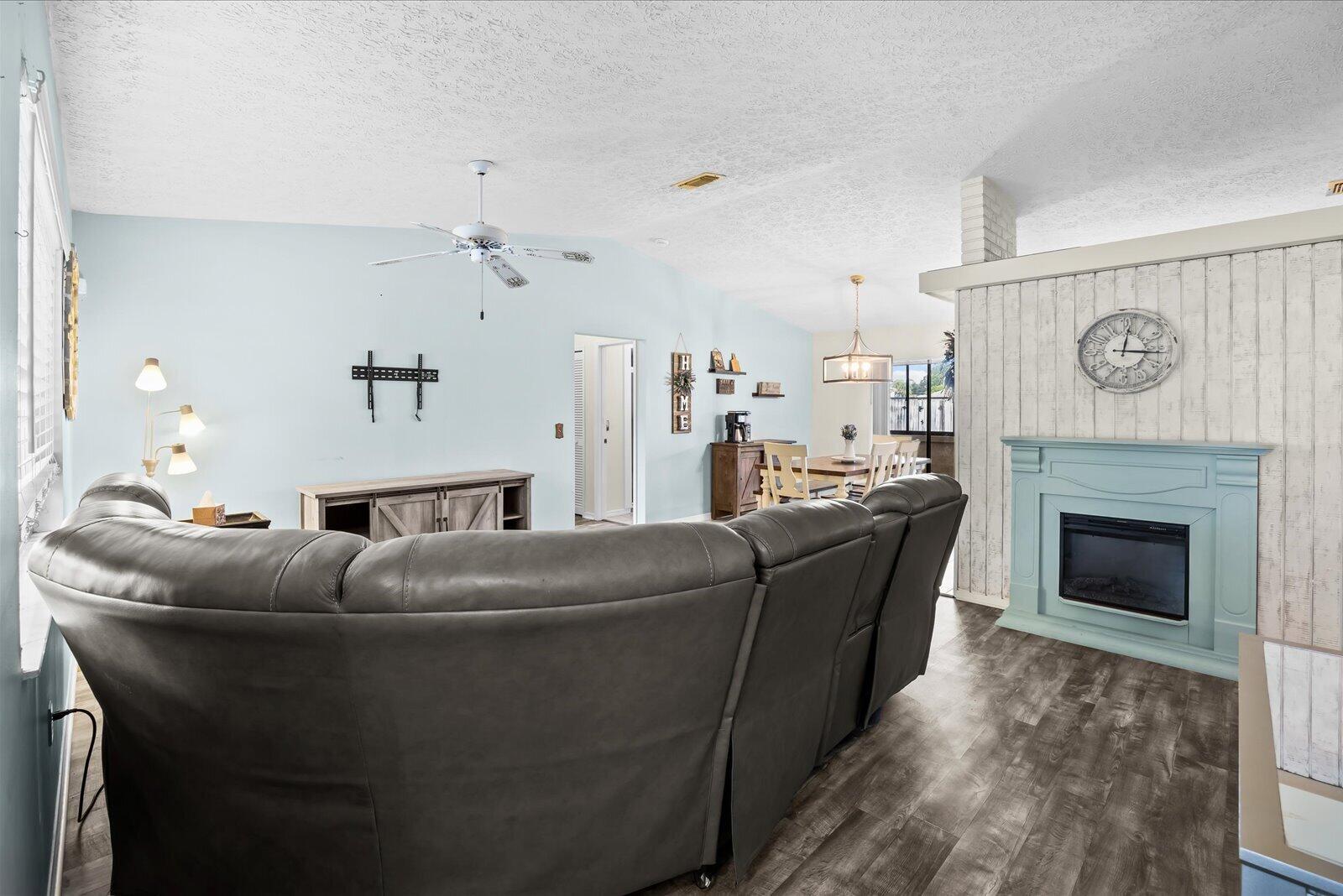 391 SW Duval Avenue, Port St. Lucie, FL 34983, Port St. Lucie - Photo 5
