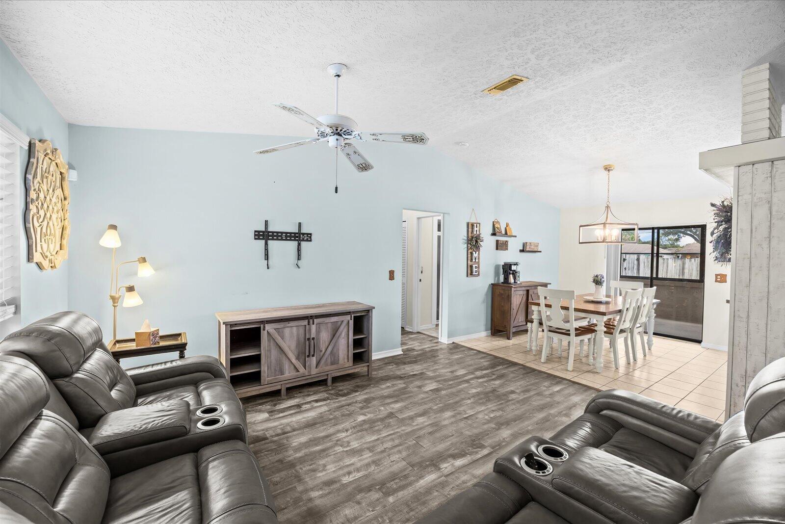 391 SW Duval Avenue, Port St. Lucie, FL 34983, Port St. Lucie - Photo 4