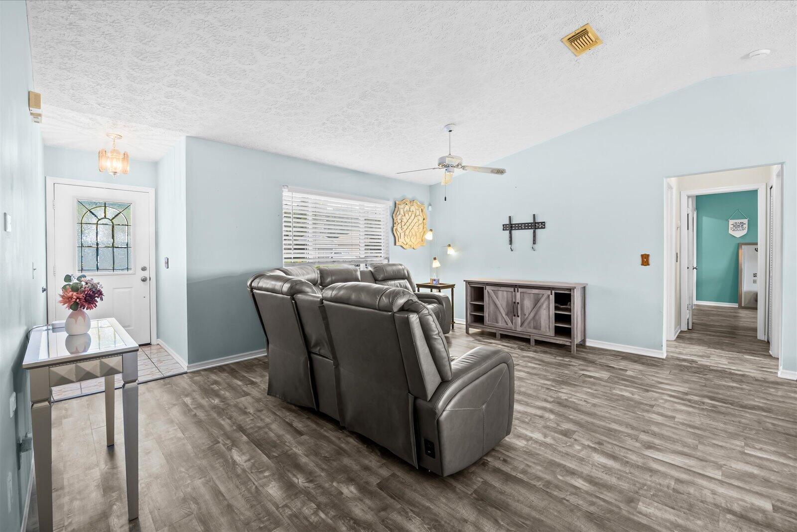 391 SW Duval Avenue, Port St. Lucie, FL 34983, Port St. Lucie - Photo 3