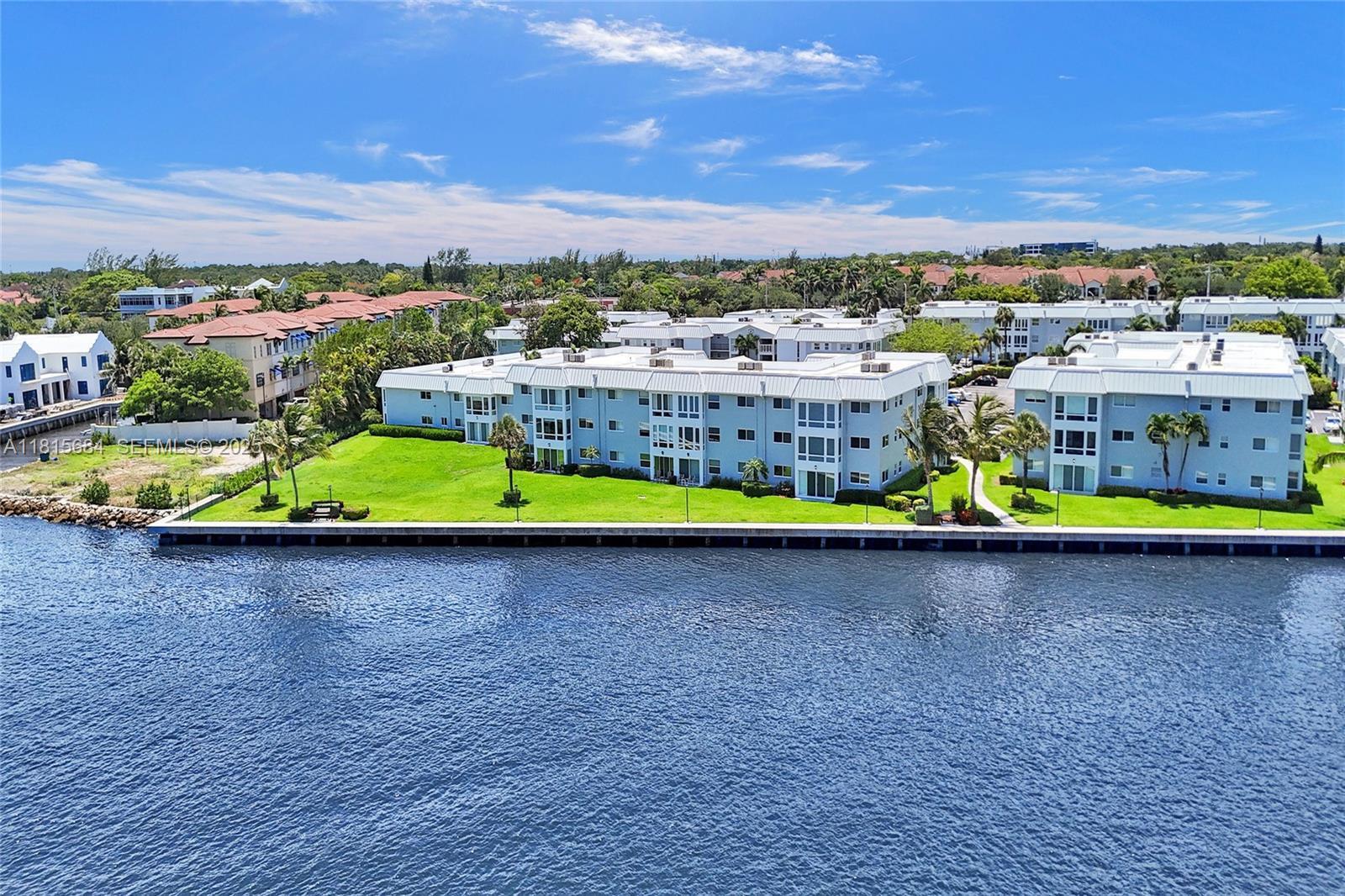 9 Colonial Club Drive 305, Boynton Beach, FL 33435, Boynton Beach - Photo 2