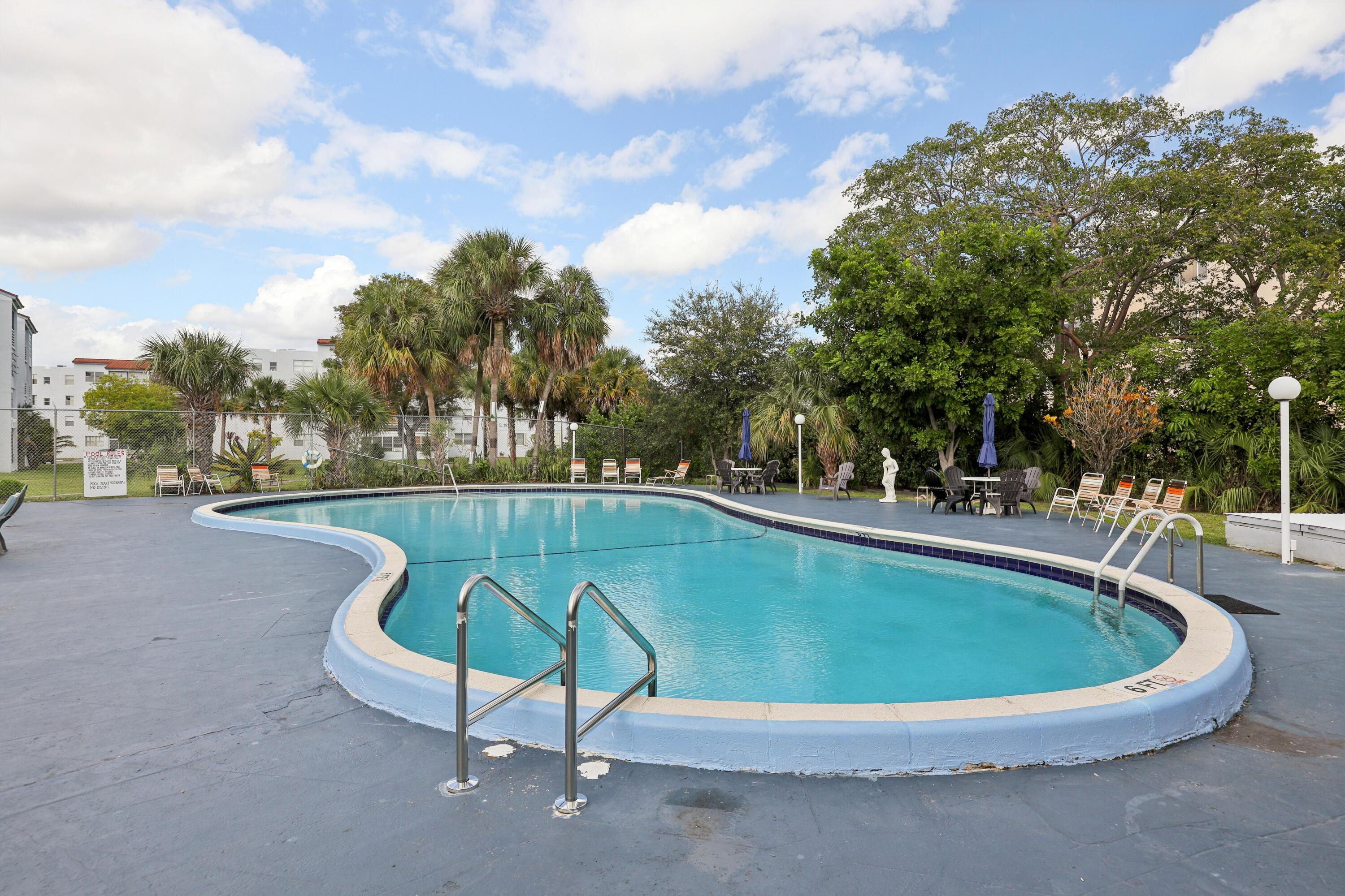 2860 Somerset Drive 412k, Lauderdale Lakes, FL 33311, Lauderdale Lakes - Photo 2
