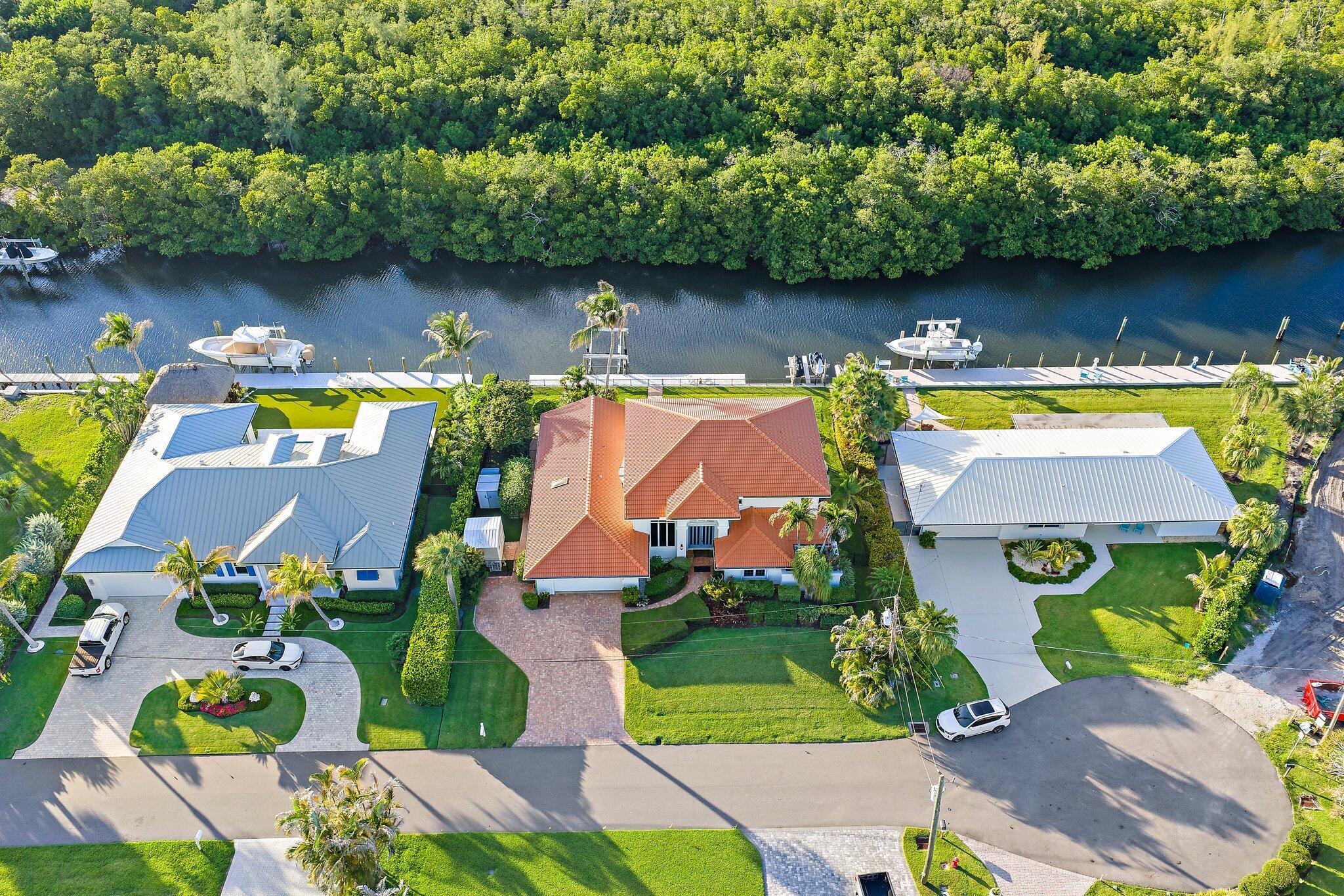 8565 SE Palm Street, Hobe Sound, FL 33455, Hobe Sound - Photo 5