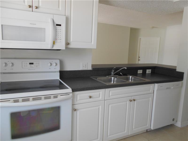 9620 NW 2nd Street 7-201, Pembroke Pines, FL 33024, Pembroke Pines - Photo 2