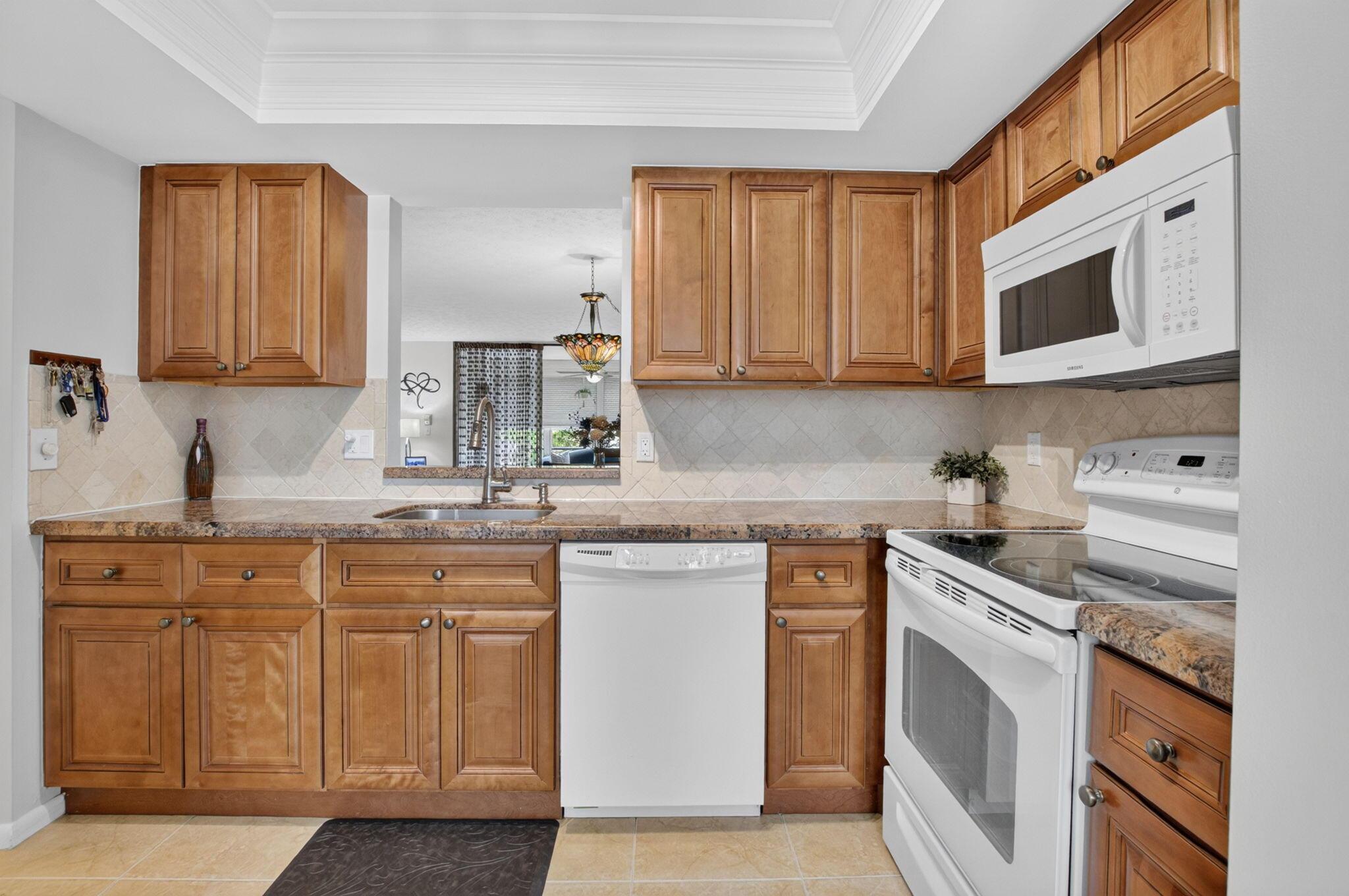 11 Willowbrook Lane 204, Delray Beach, FL 33446, Delray Beach - Photo 2
