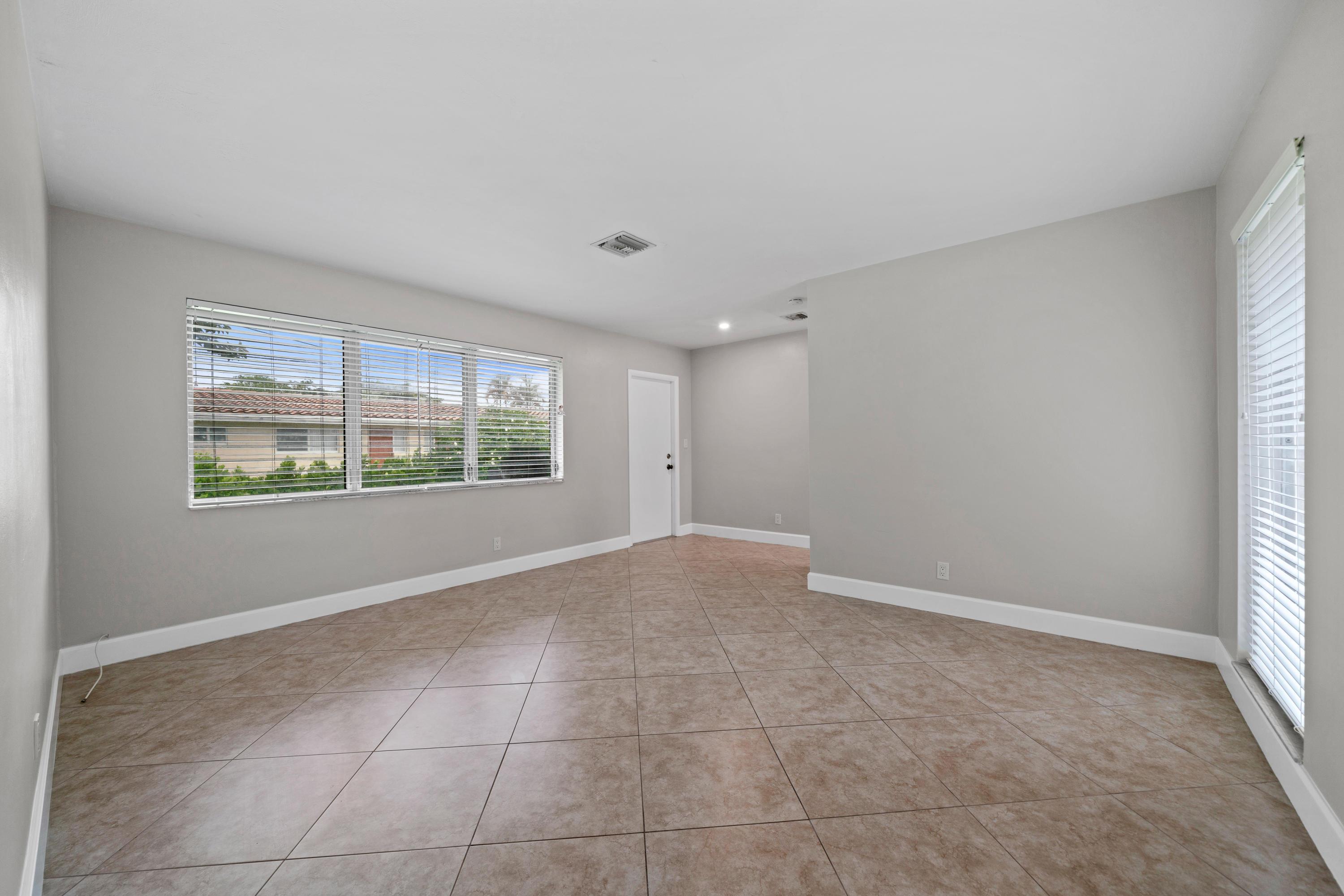 541 NE 44th Street B, Boca Raton, FL 33431, Boca Raton - Photo 2