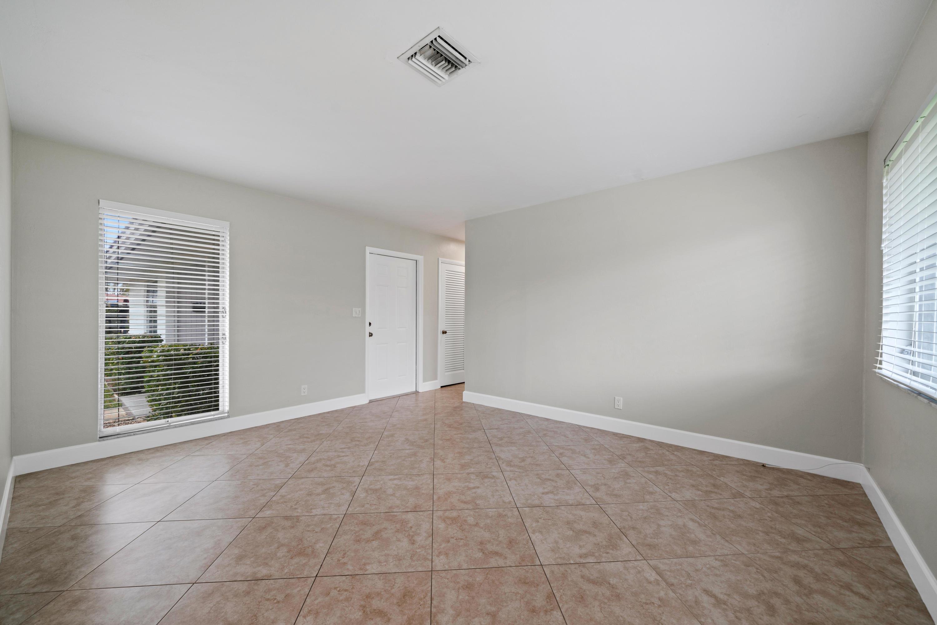 541 NE 44th Street B, Boca Raton, FL 33431, Boca Raton - Photo 3